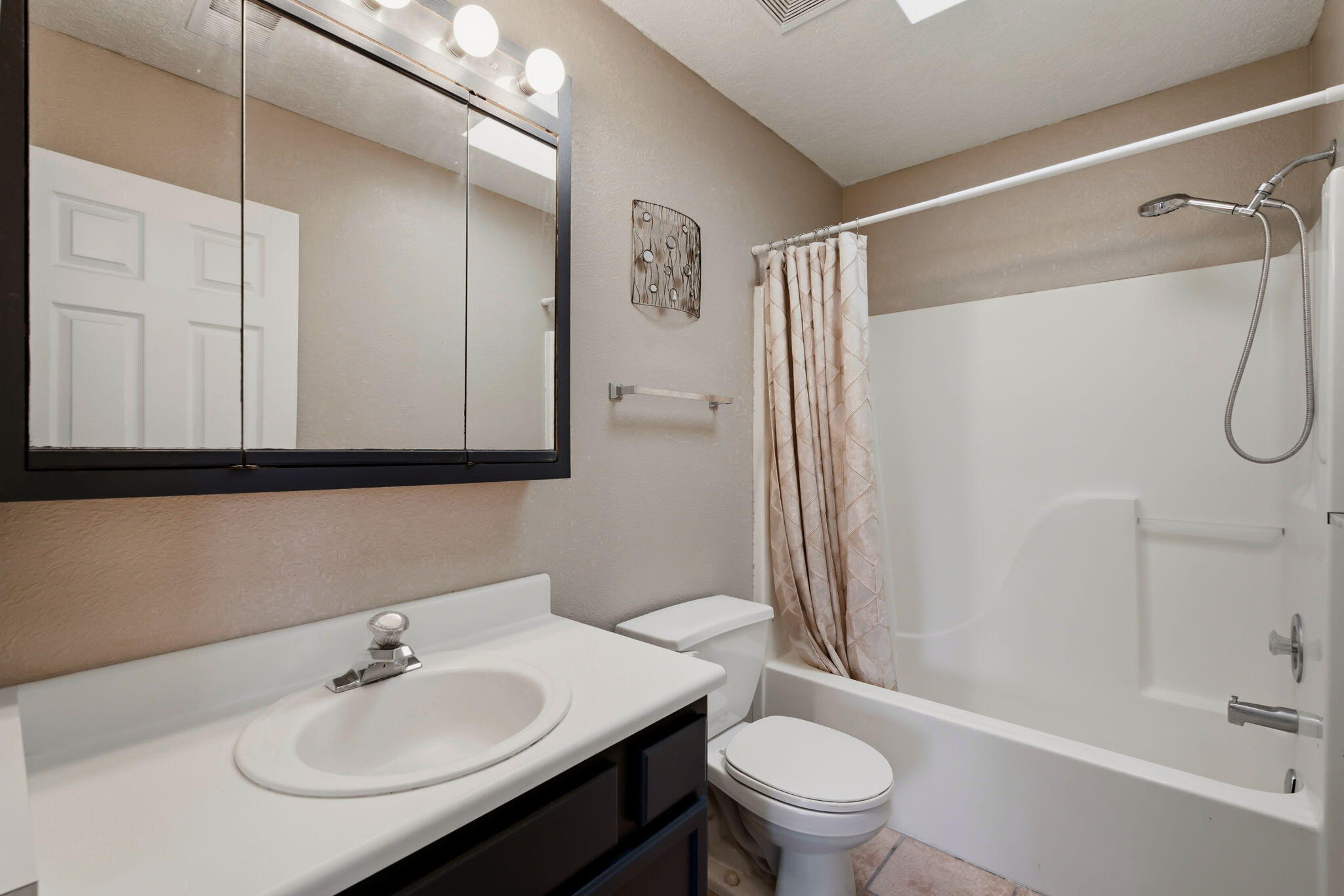 Photo 15 — 4801 Irving Boulevard NW UNIT 2404