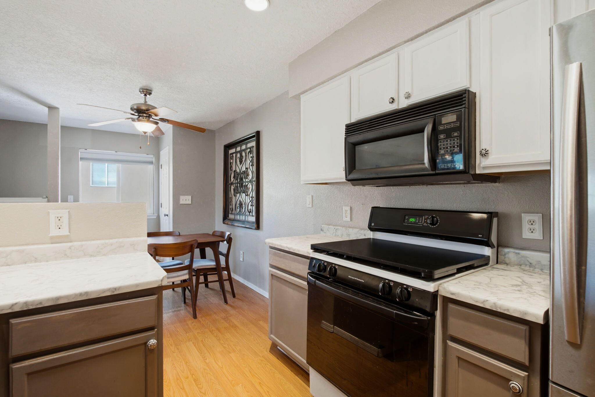 Photo 12 — 4801 Irving Boulevard NW UNIT 2404