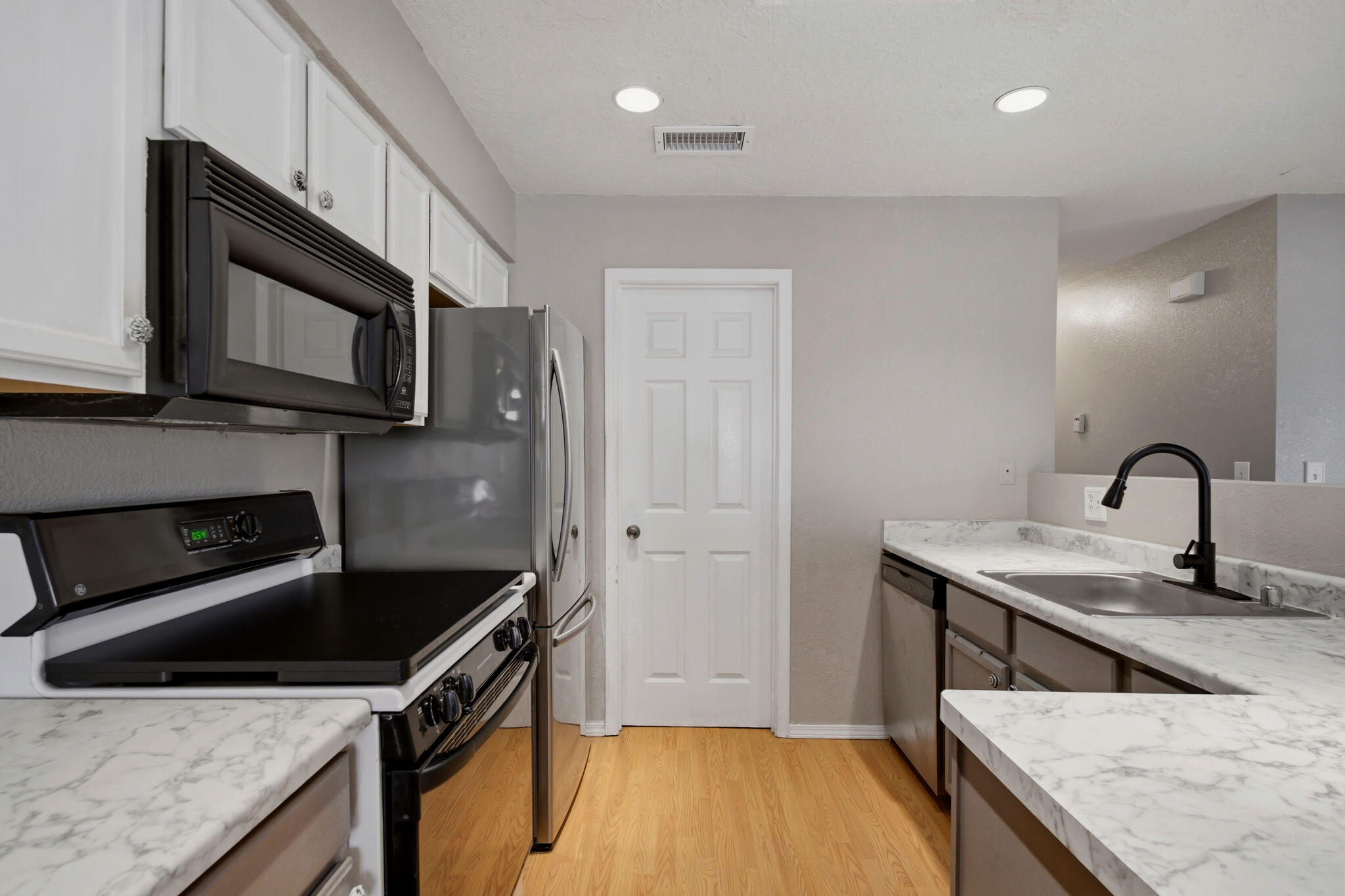 Photo 11 — 4801 Irving Boulevard NW UNIT 2404