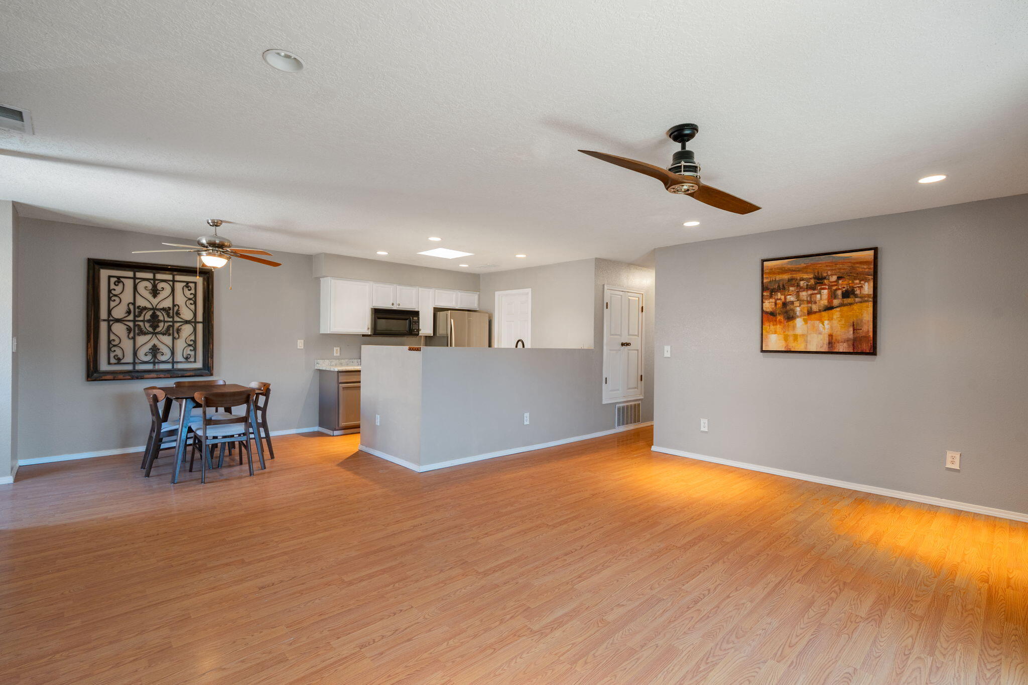 Photo 18 — 4801 Irving Boulevard NW UNIT 2404