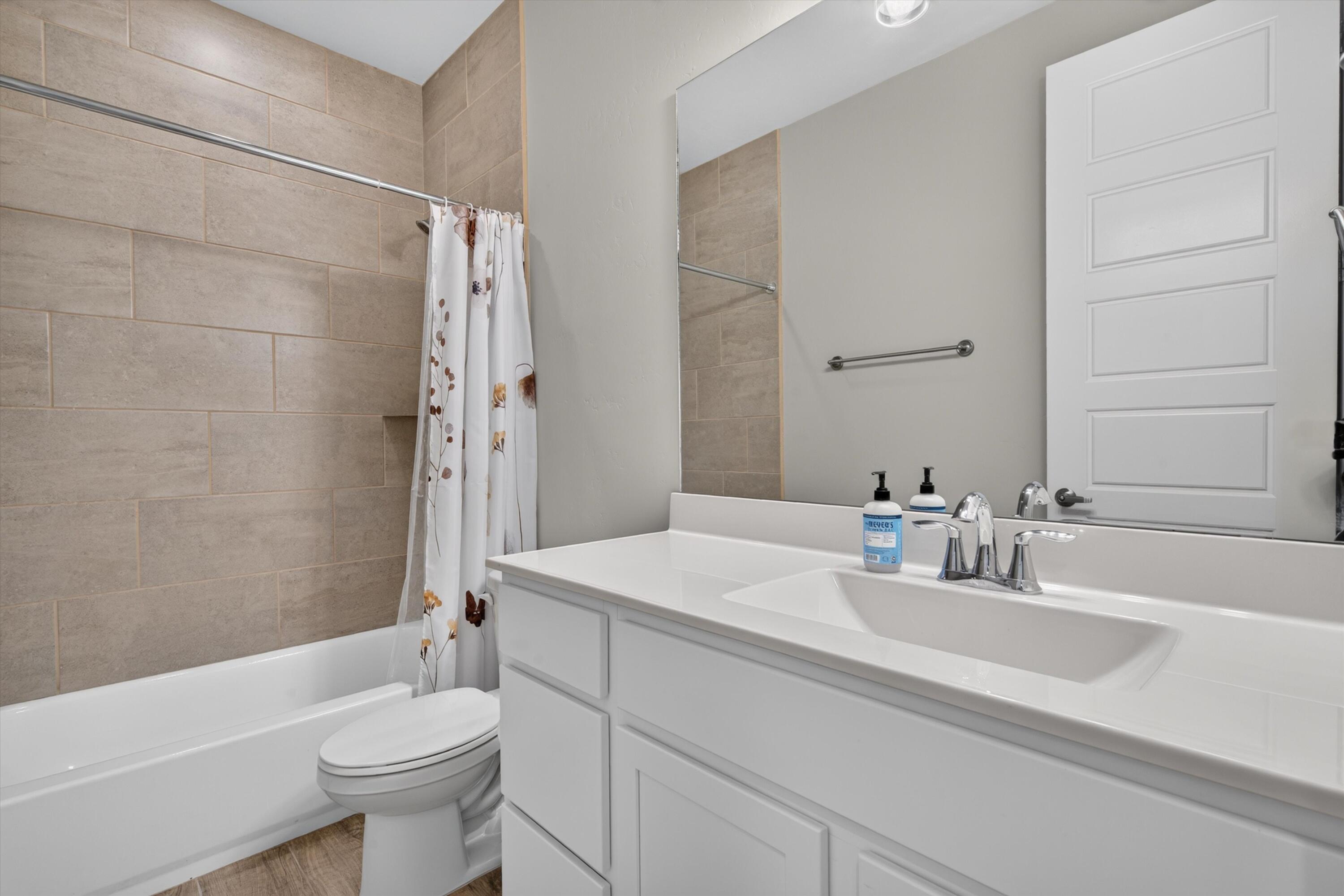 Photo 5 — 4225 Crowned Eagle Loop NE