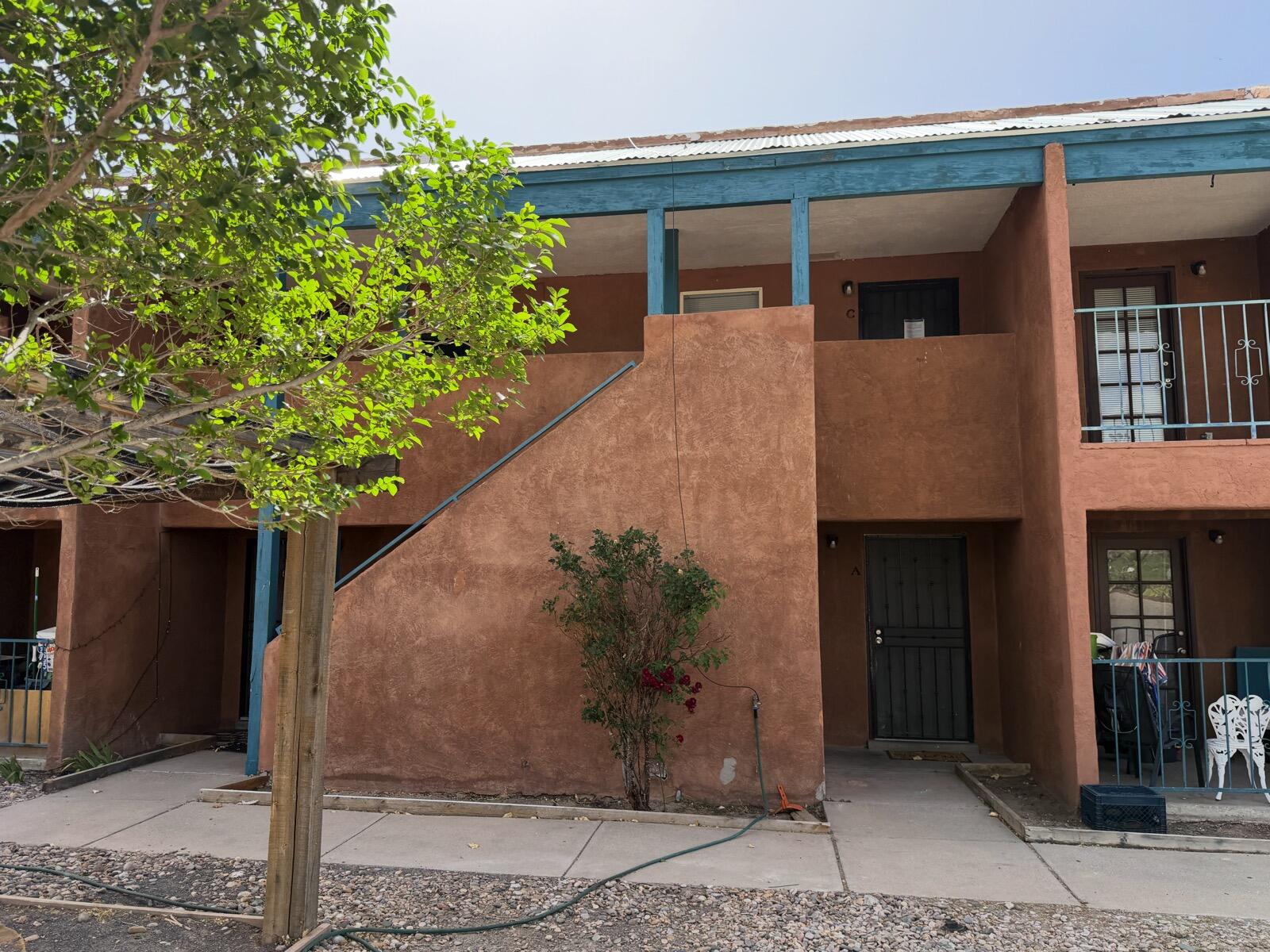 1815 Girard Boulevard SE, Albuquerque, NM 87106