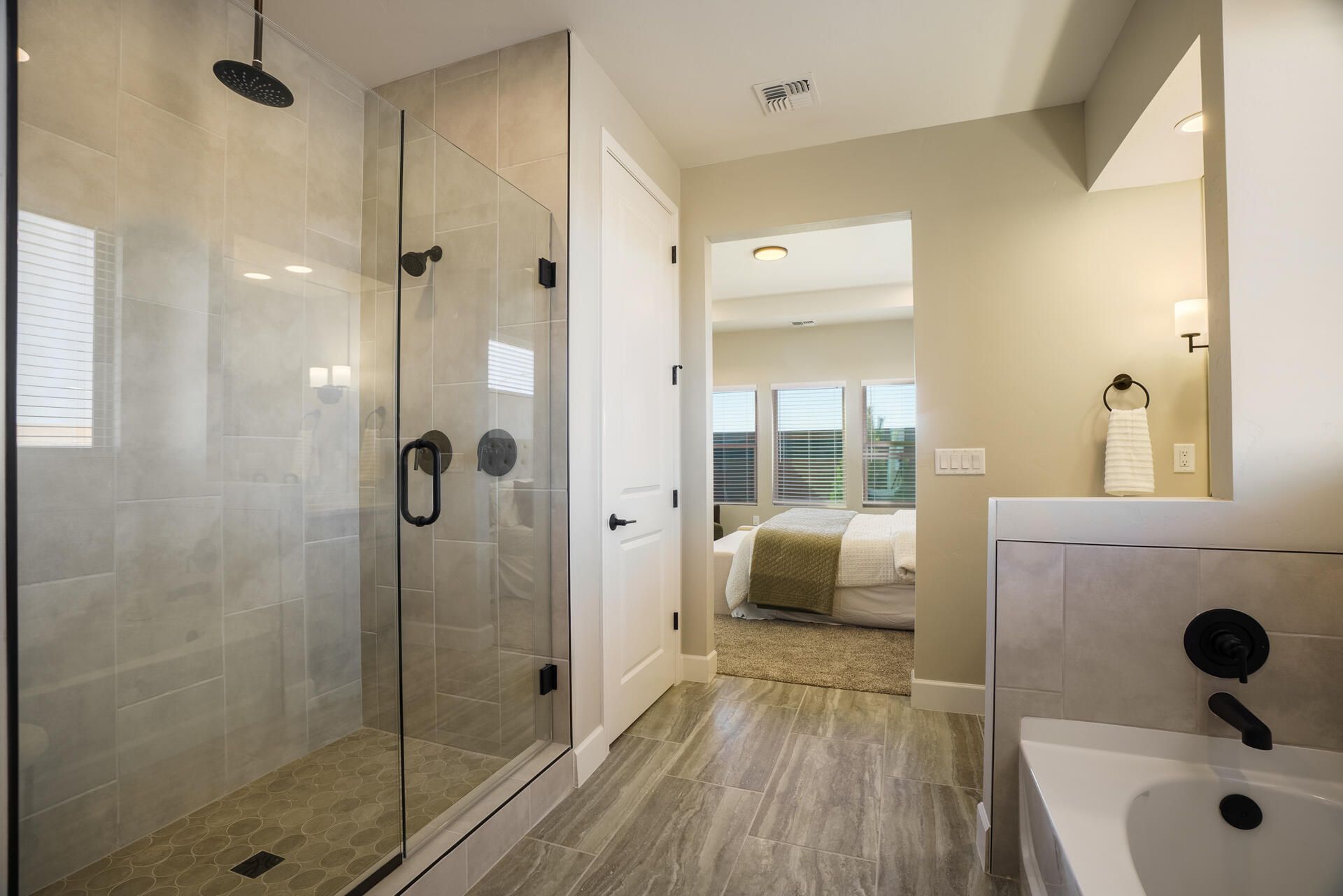 Photo 4 — 2777 Seaforth Circle NE