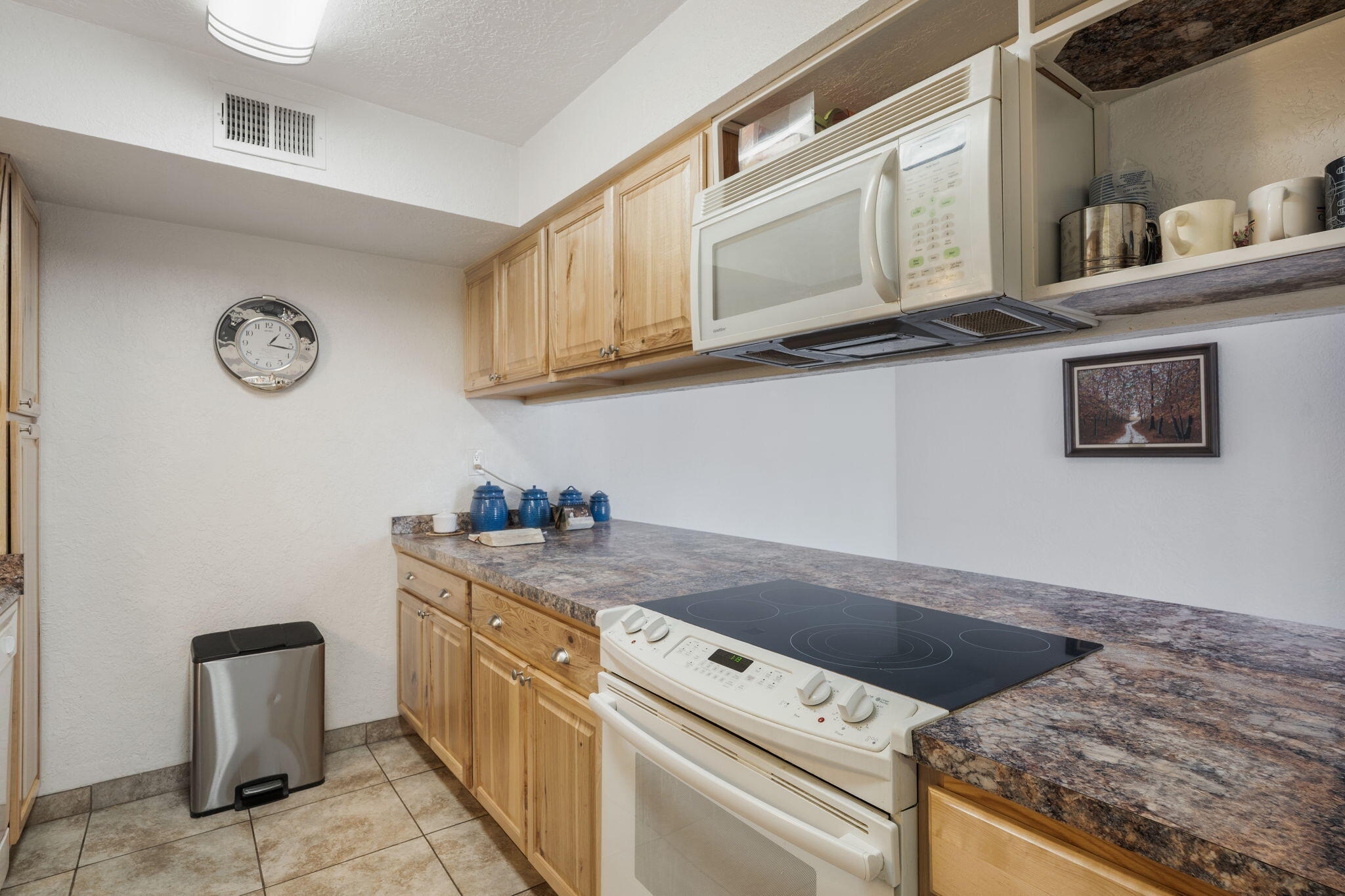 Photo 9 — 3859 Montgomery Boulevard NE APT 1302