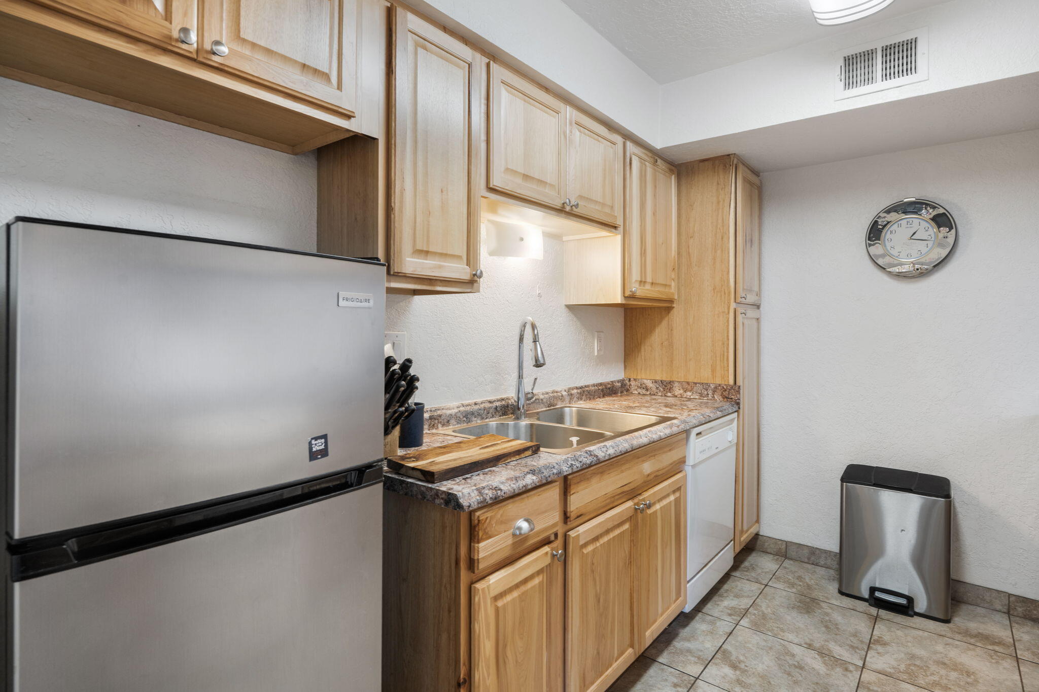 Photo 10 — 3859 Montgomery Boulevard NE APT 1302