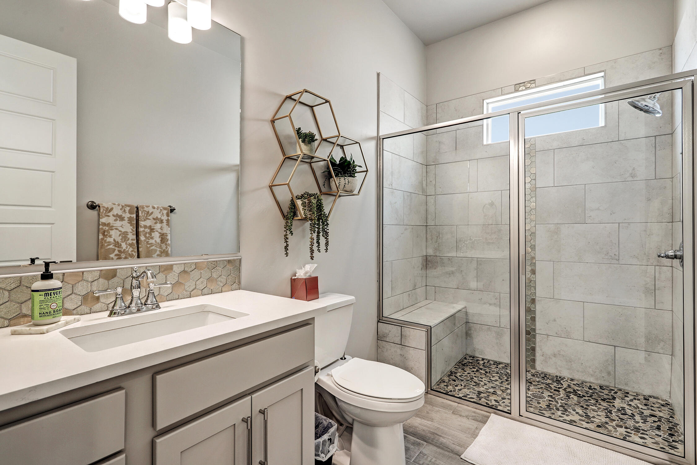 Photo 15 — 3208 Baxter Street SE