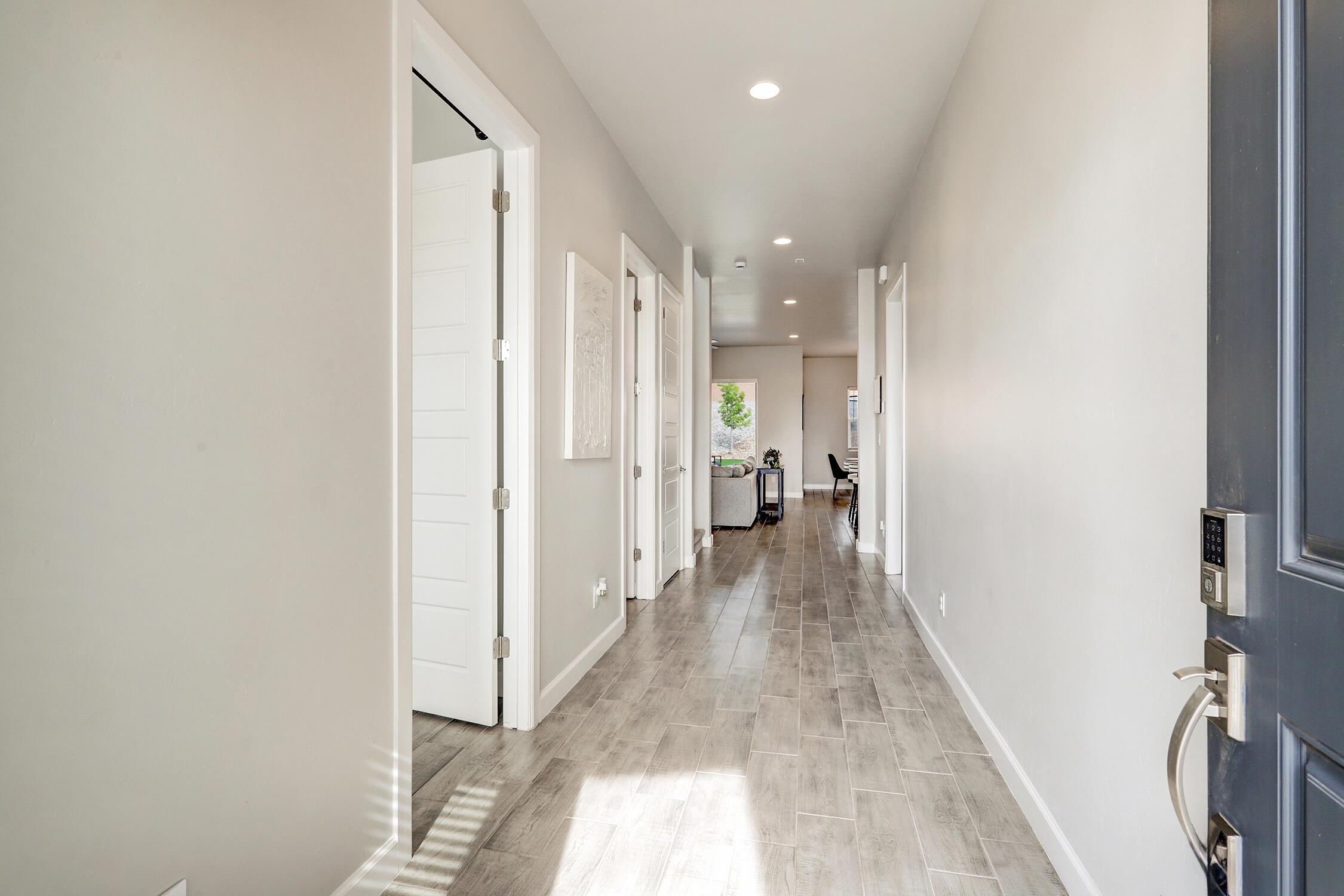 Photo 6 — 3208 Baxter Street SE
