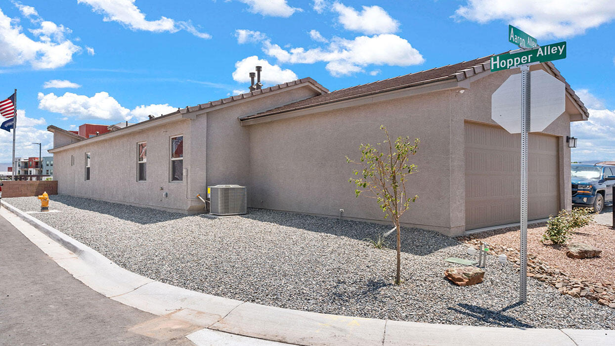 Photo 16 — 6034 Gilpin Drive SE