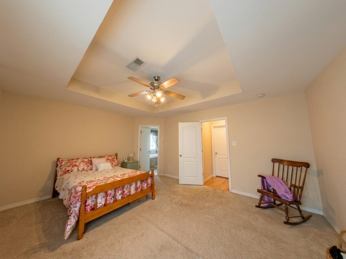 Photo 19 — 1107 Harriett Street