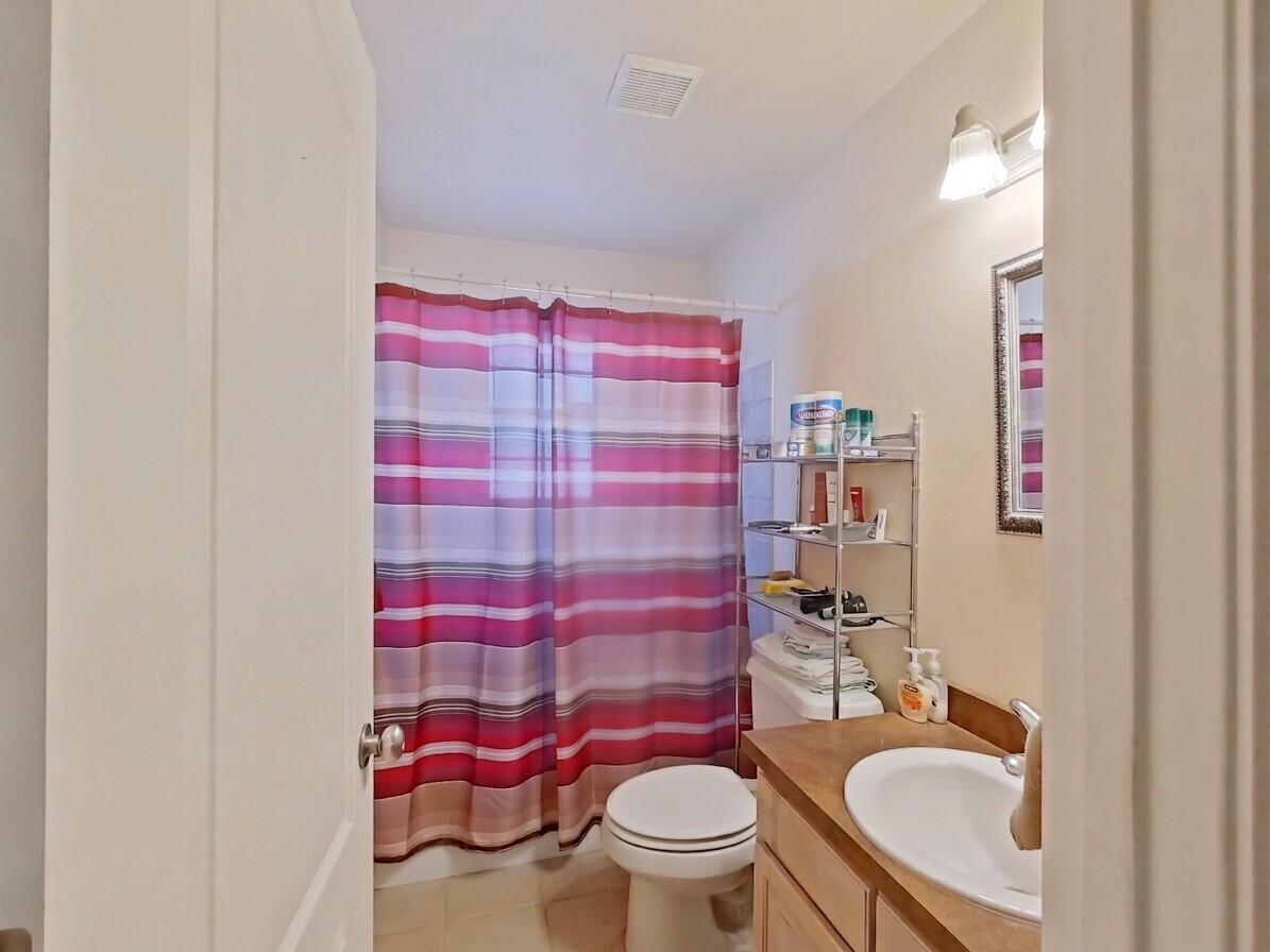 Photo 3 — 1107 Harriett Street