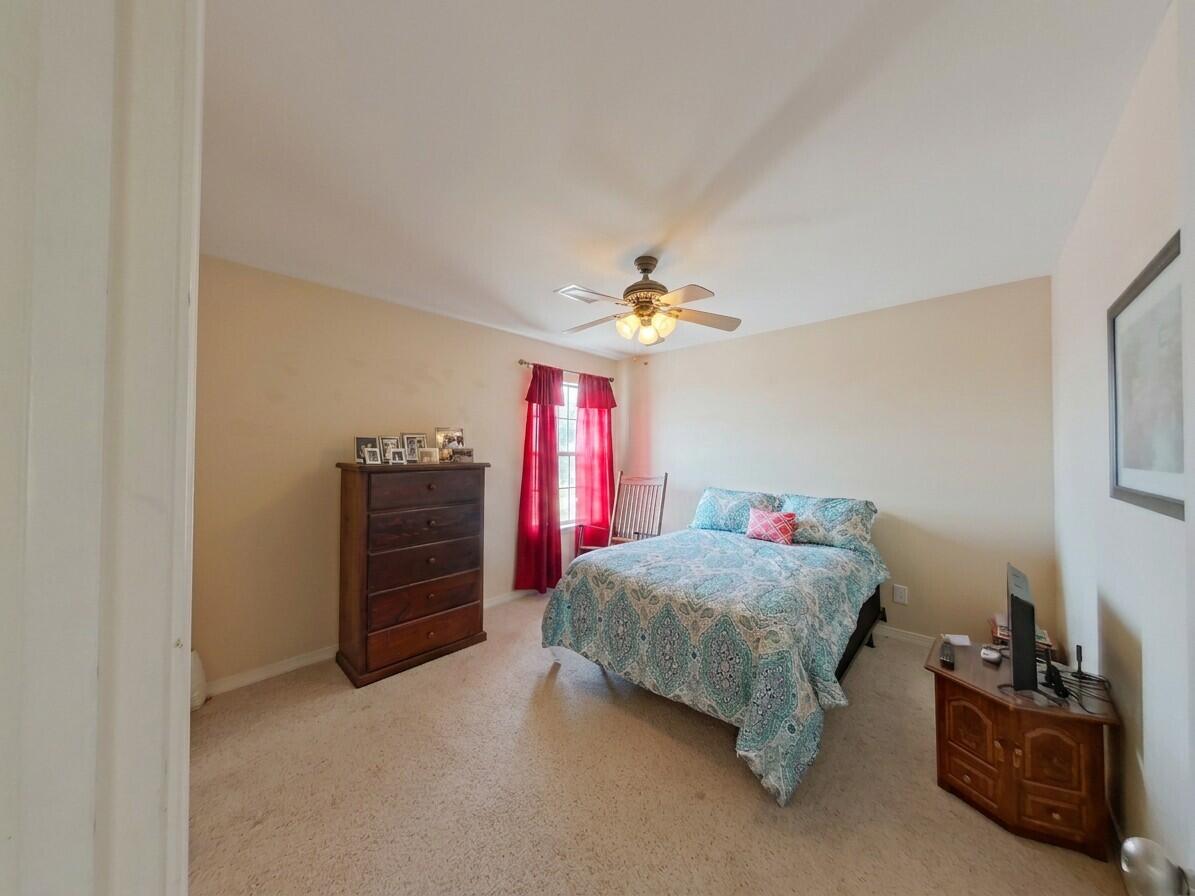 Photo 5 — 1107 Harriett Street