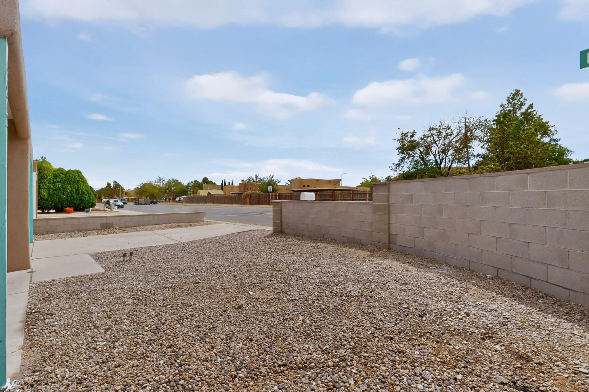 Photo 2 — 6075 Redlands Road NW
