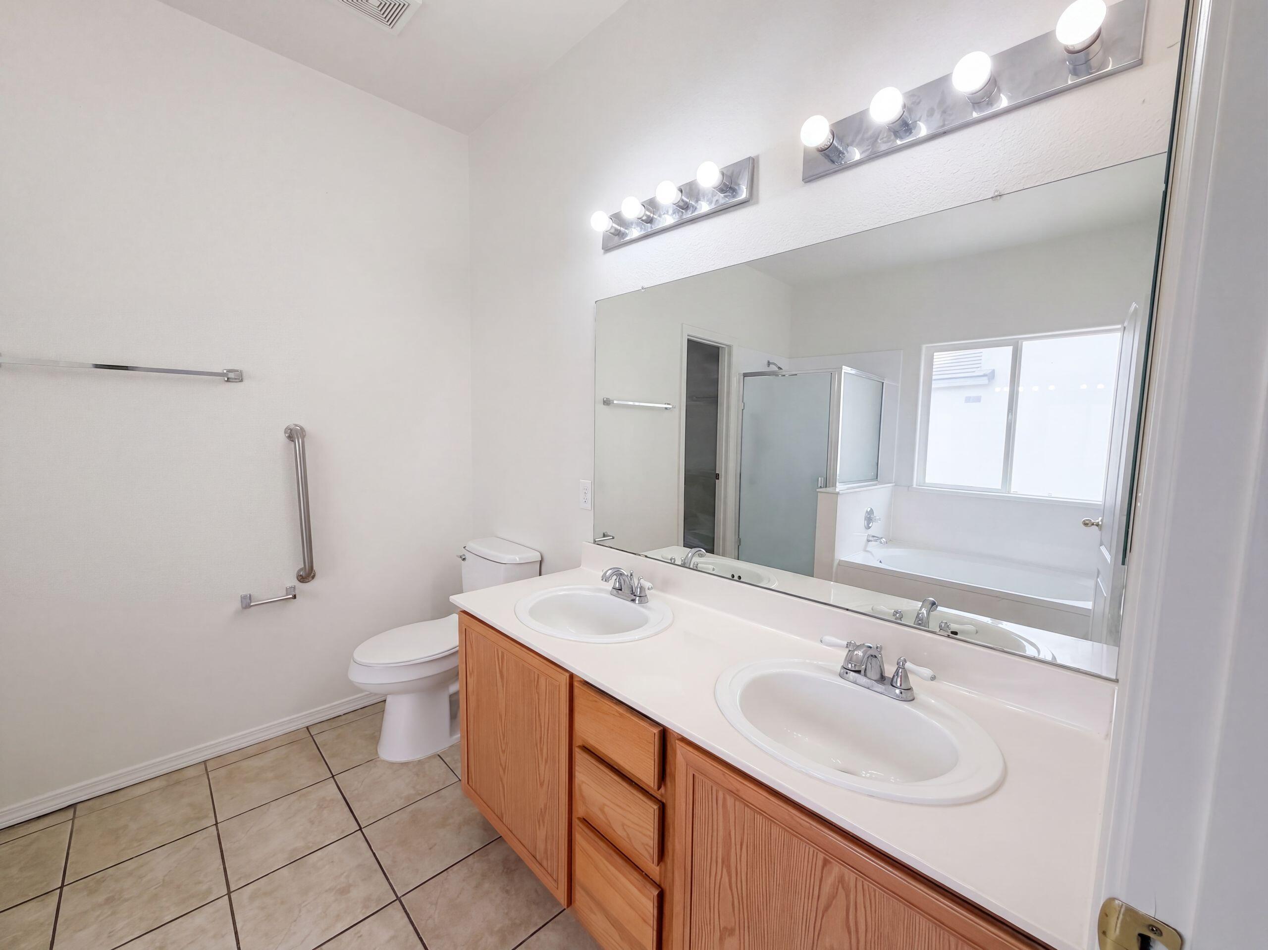 Photo 13 — 696 Troon Drive SE