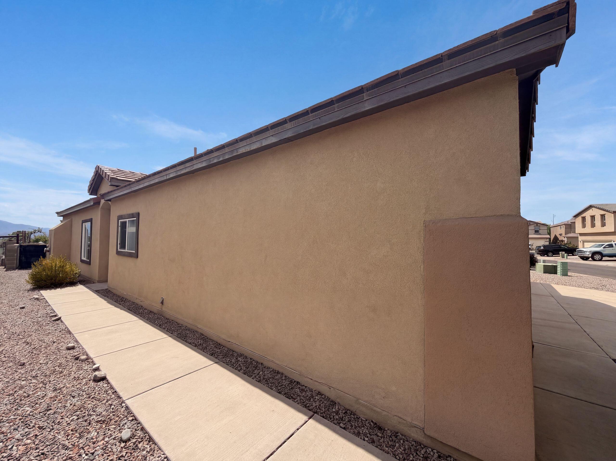 Photo 5 — 696 Troon Drive SE