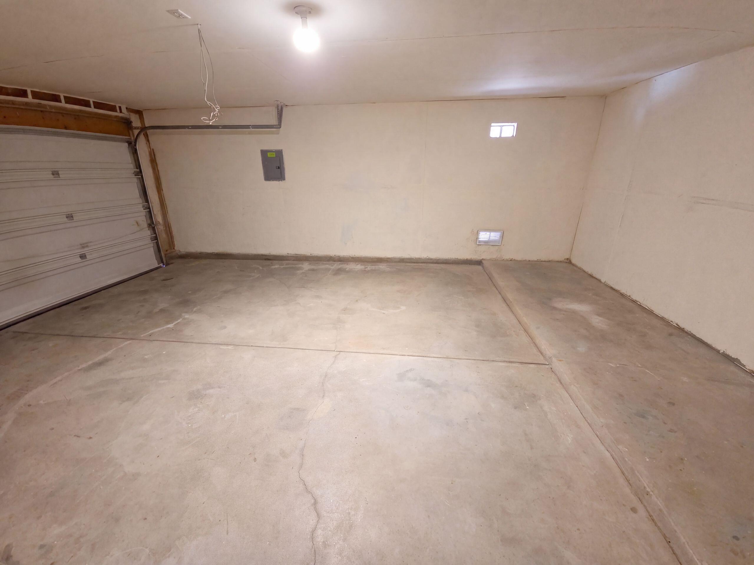 Photo 4 — 5051 27th Avenue NE