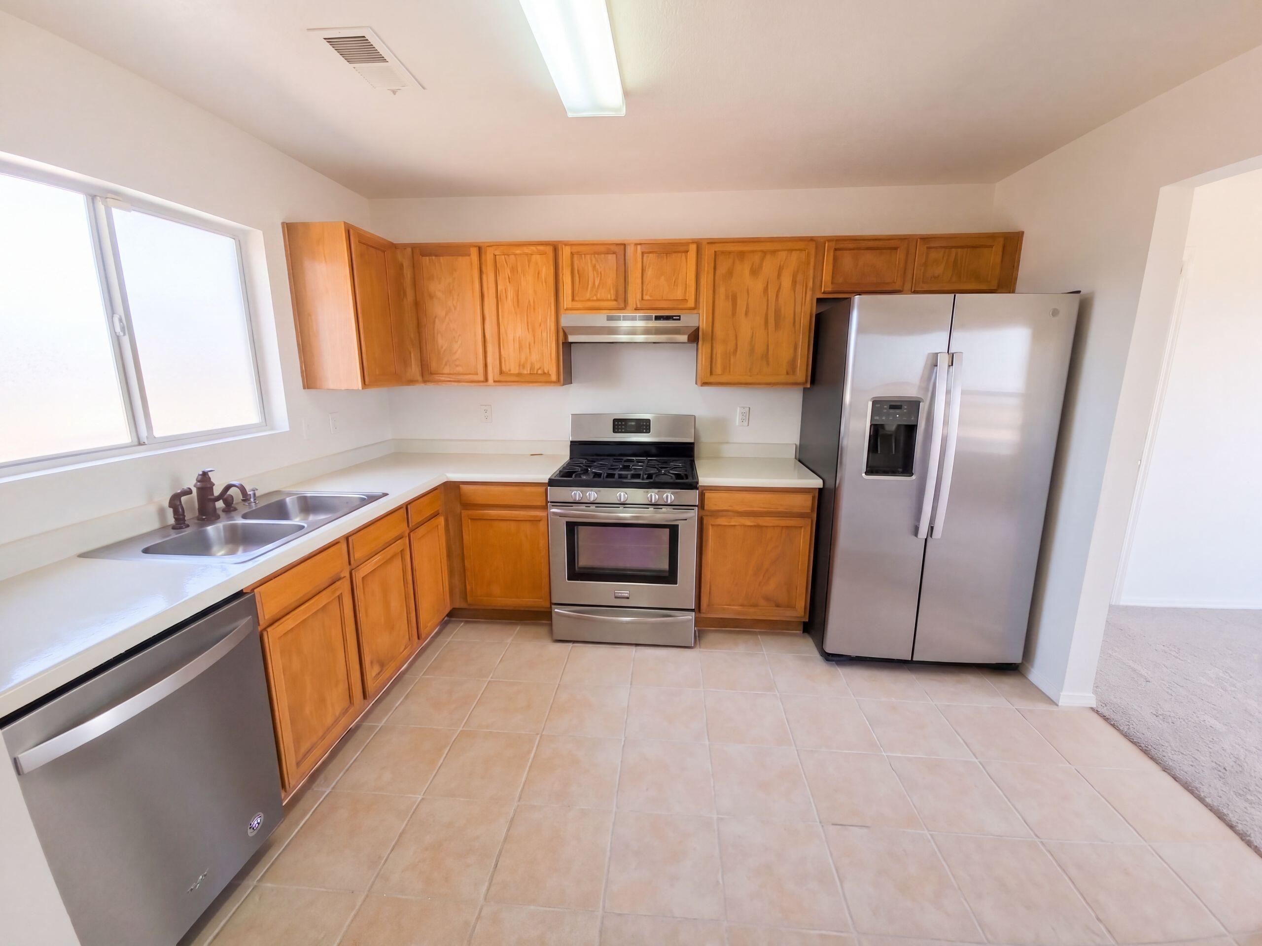 Photo 17 — 5051 27th Avenue NE