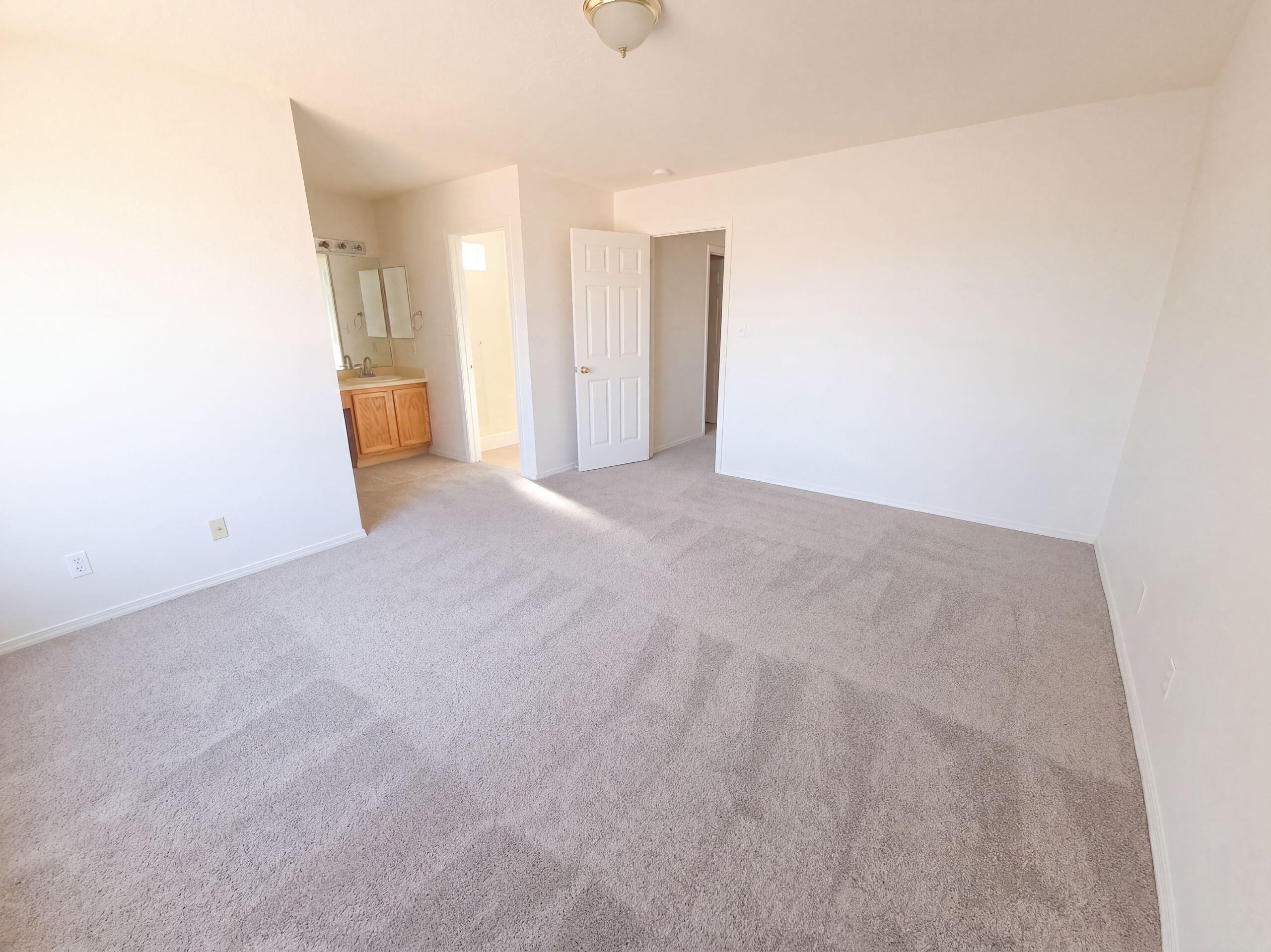Photo 11 — 5051 27th Avenue NE
