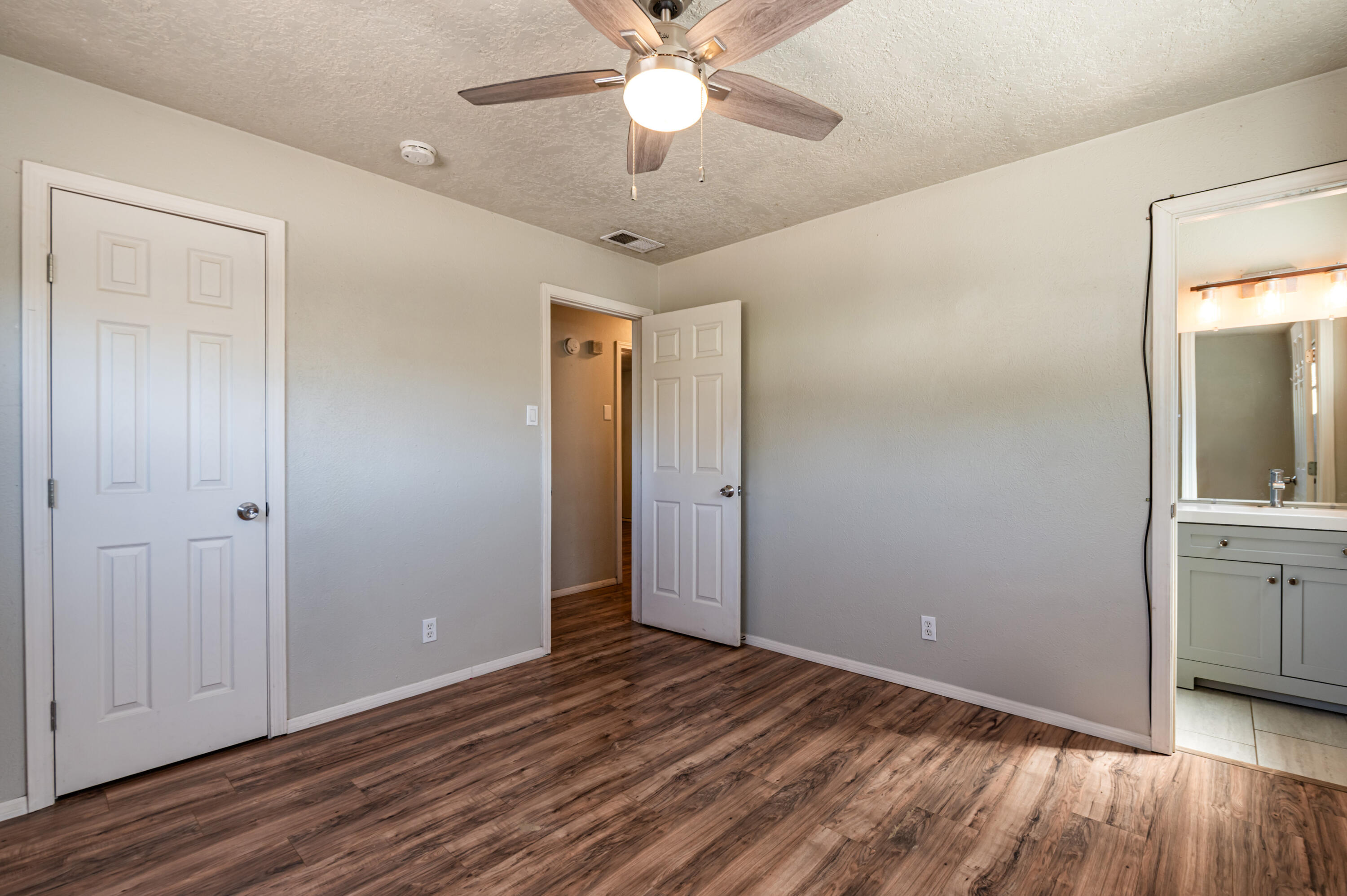 Photo 10 — 2713 Morris Street NE