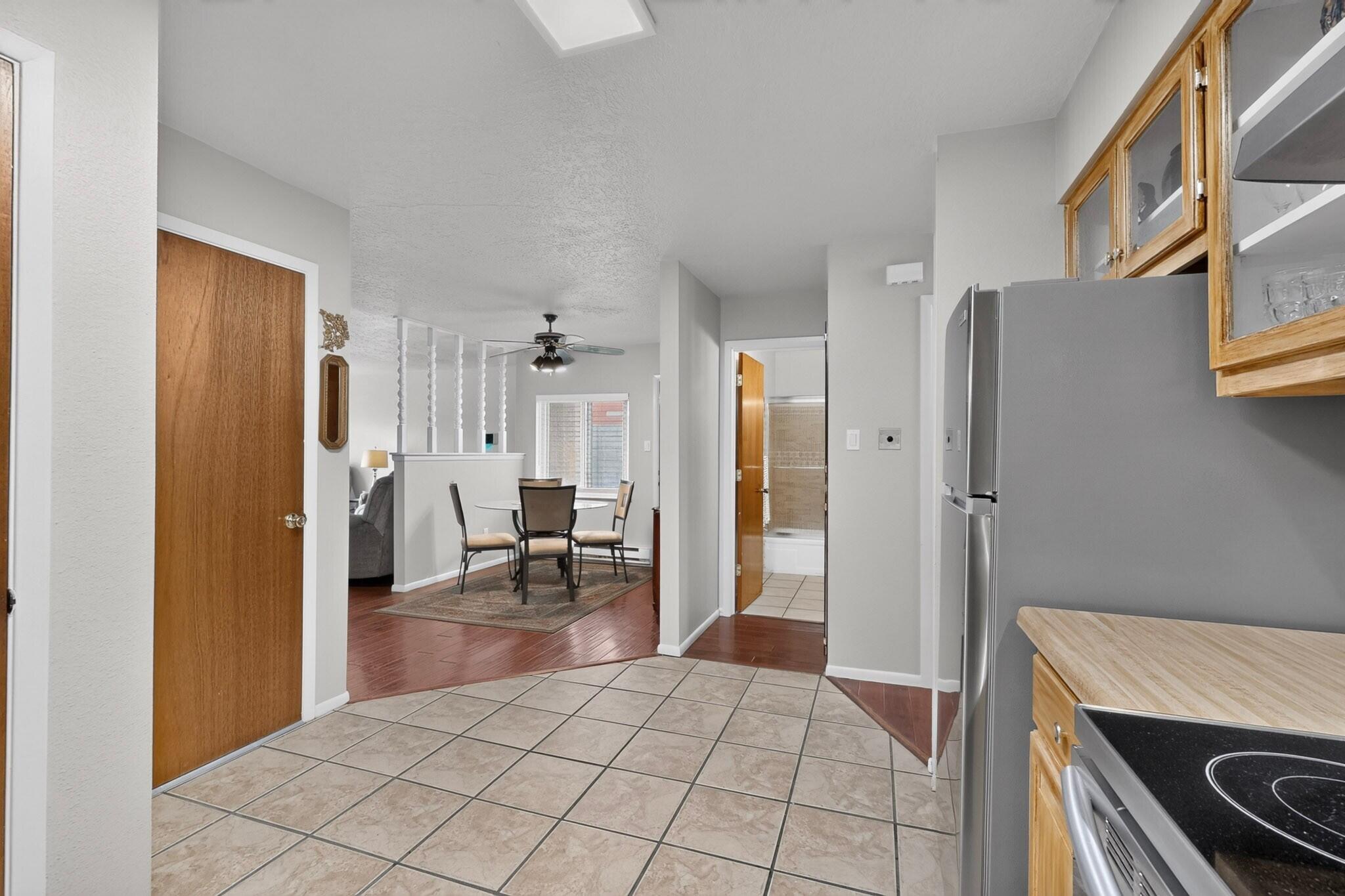 Photo 17 — 3412 Abbey Court NW