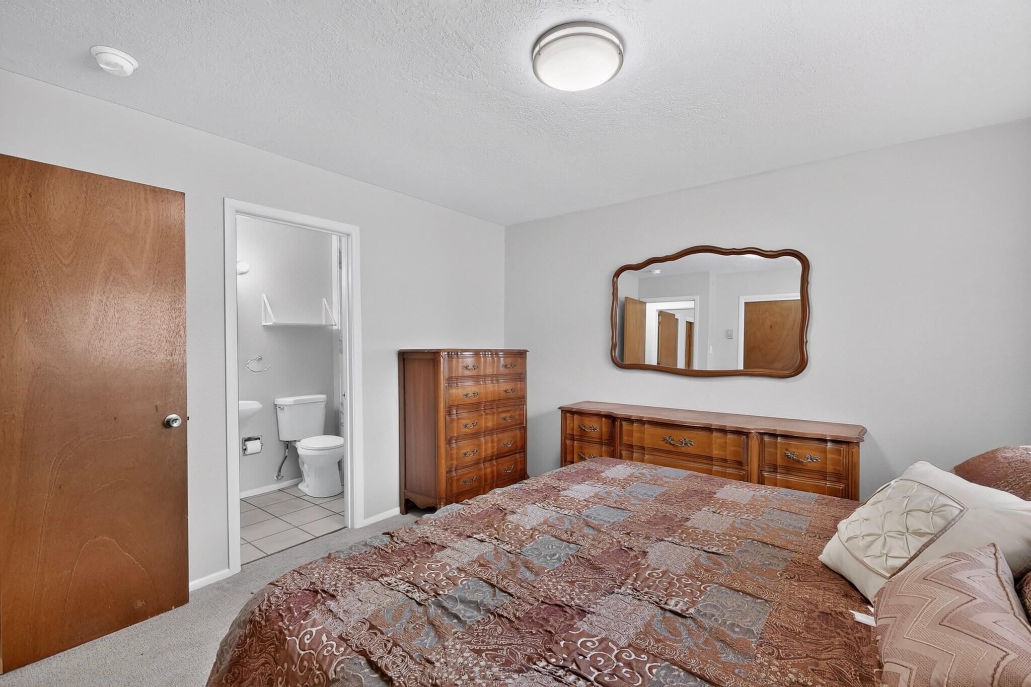 Photo 20 — 3412 Abbey Court NW