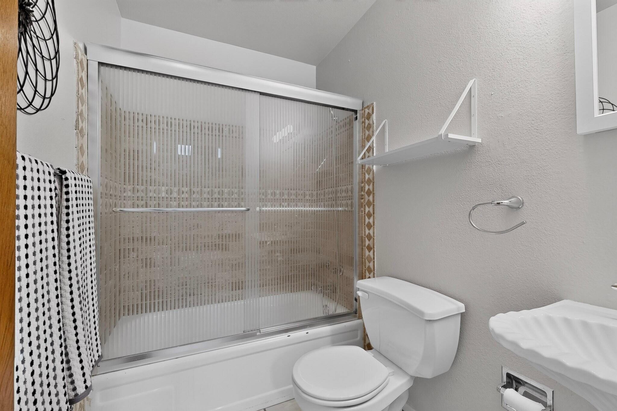 Photo 2 — 3412 Abbey Court NW