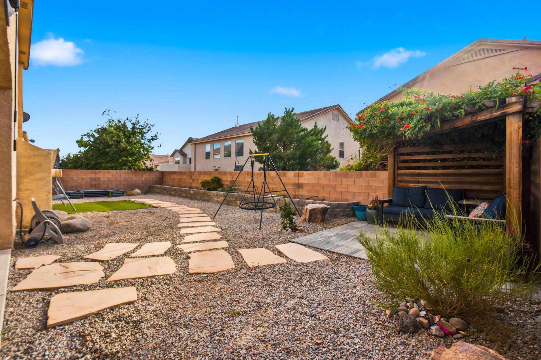 Photo 3 — 1405 Ducale Drive SE