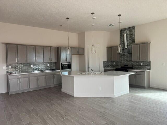 Photo 2 — 2456 Marble Avenue NE