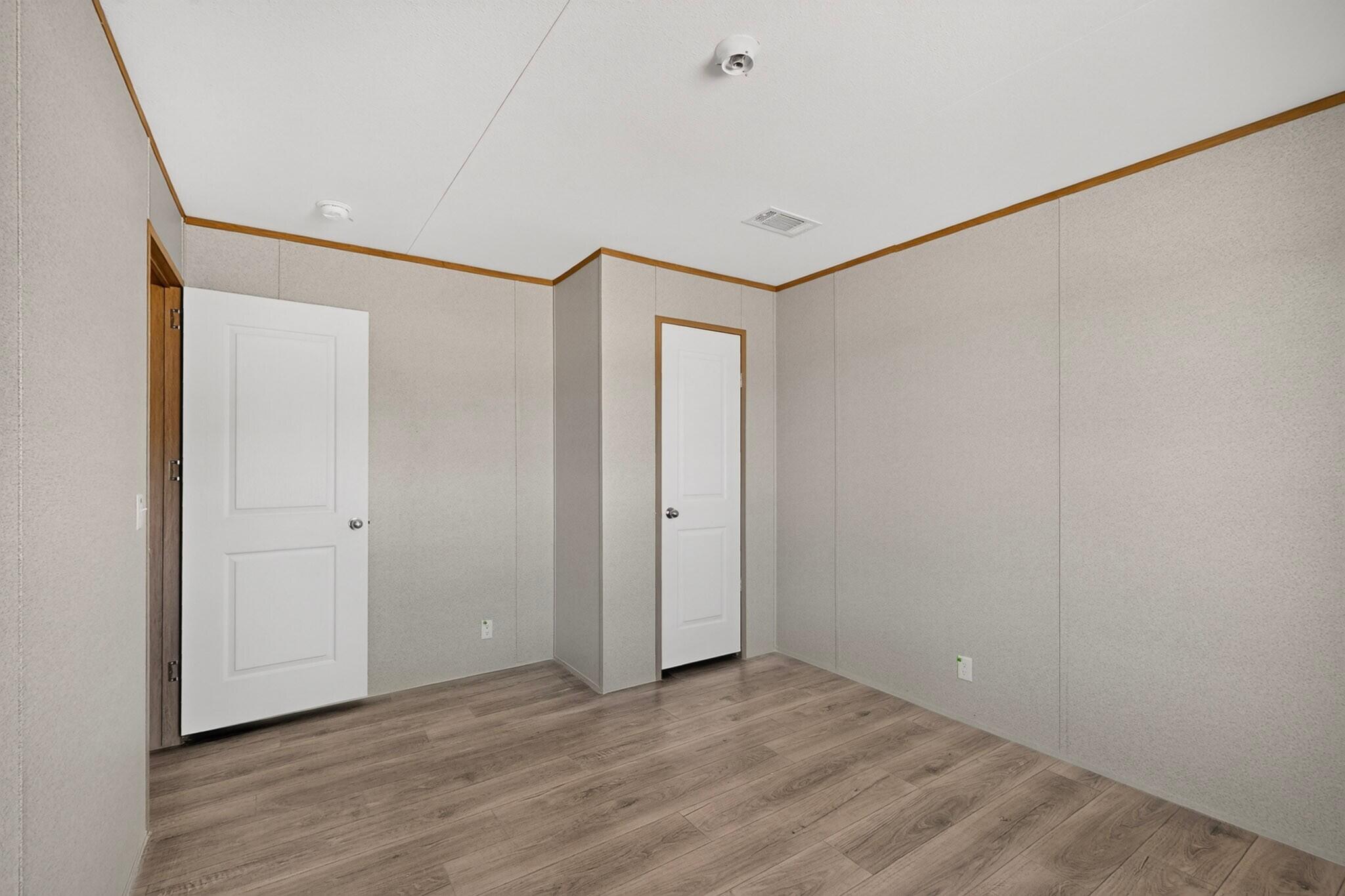 Photo 3 — 241 Crownover Road NW