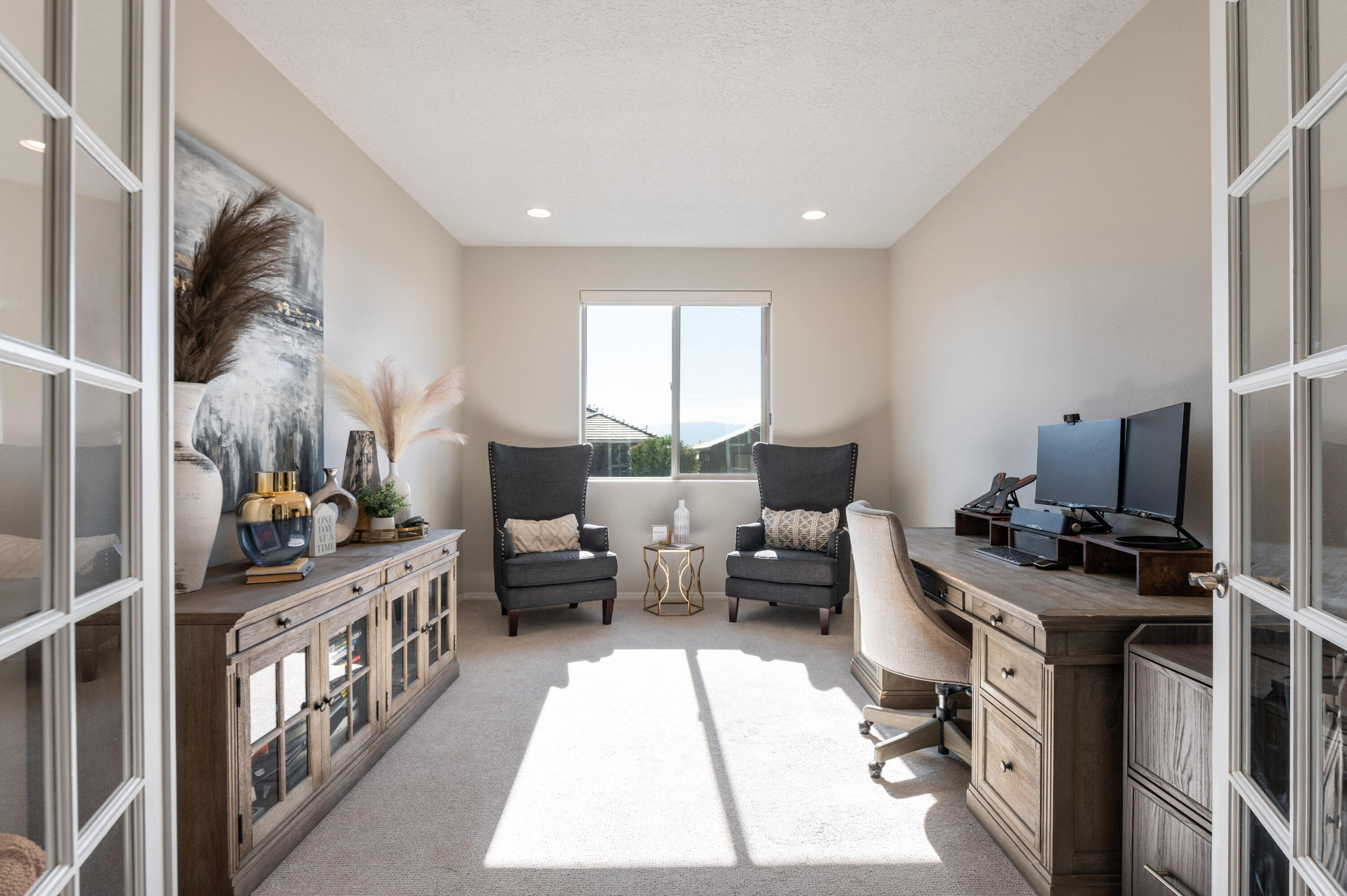 Photo 10 — 700 Cuarzo Road SE