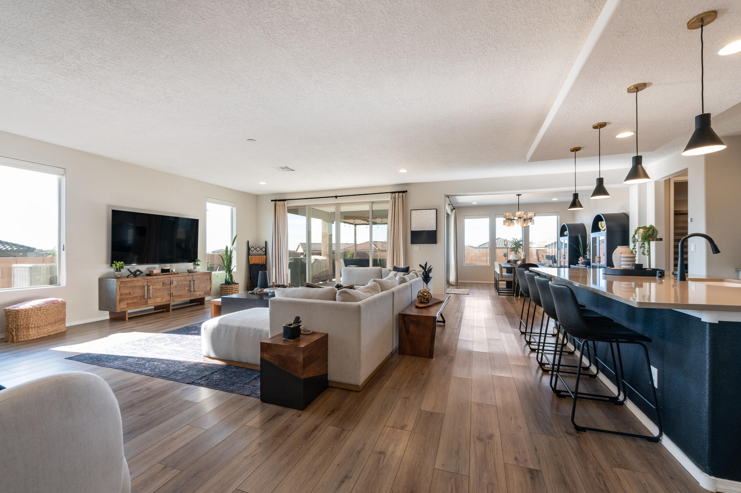 Photo 20 — 700 Cuarzo Road SE