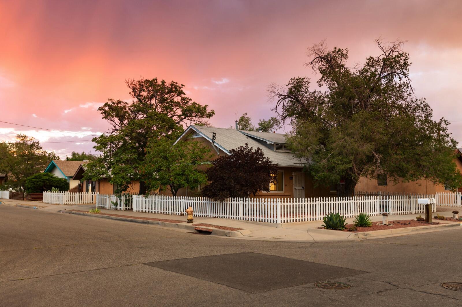 901 7th Street NW, Albuquerque, NM 87102