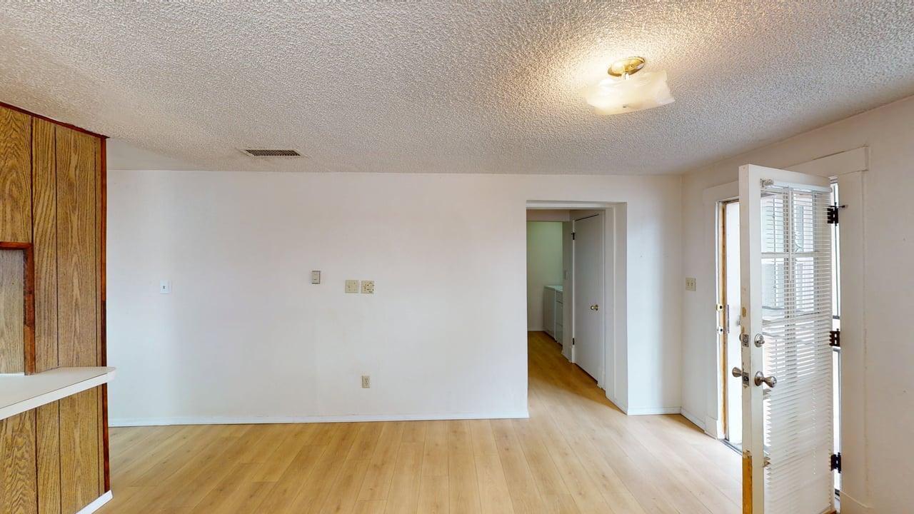 Photo 3 — 901 7th Street NW