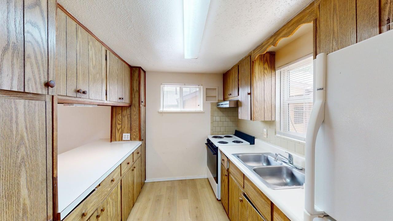 Photo 5 — 901 7th Street NW