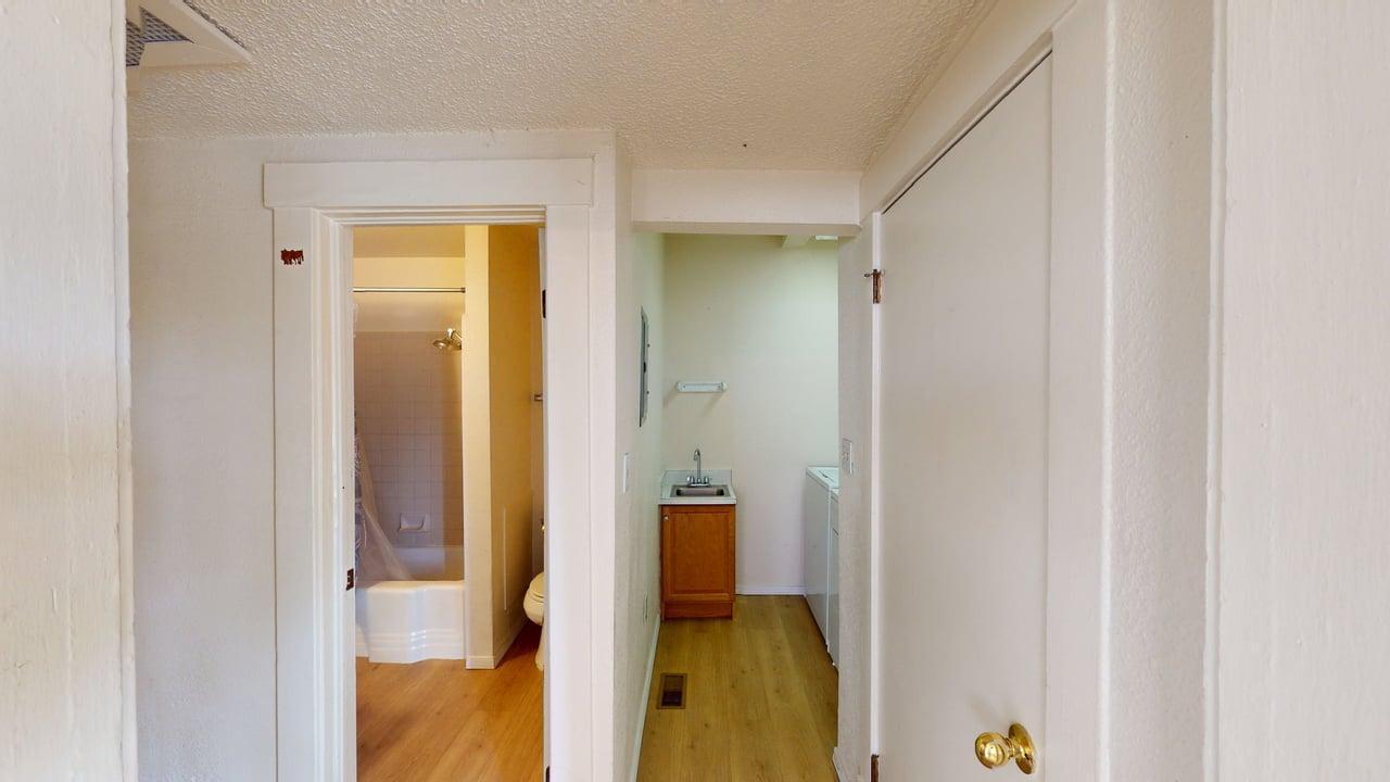 Photo 7 — 901 7th Street NW