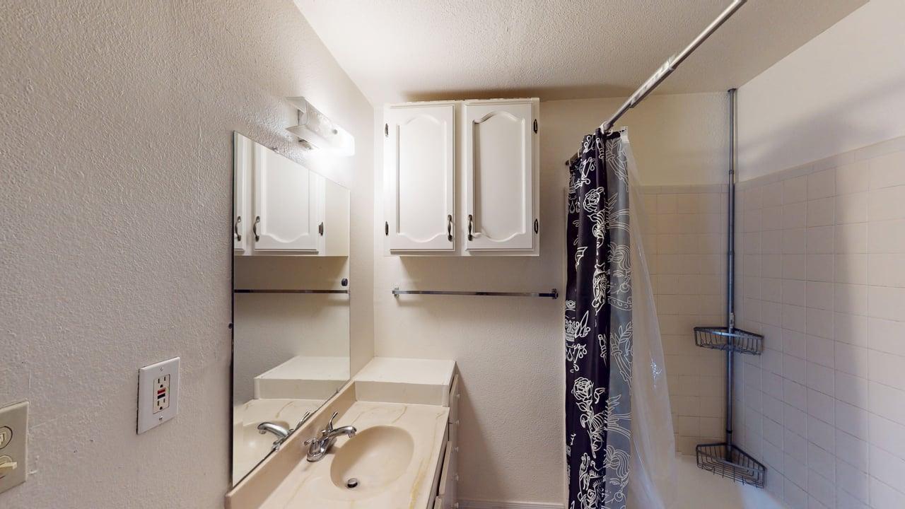 Photo 10 — 901 7th Street NW