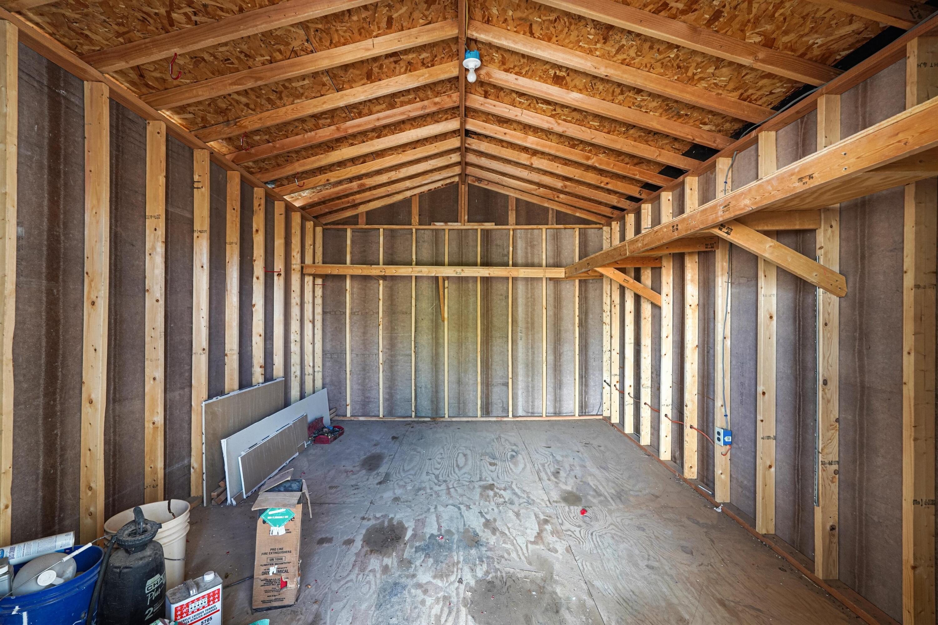 Photo 14 — 805 10th Avenue NW