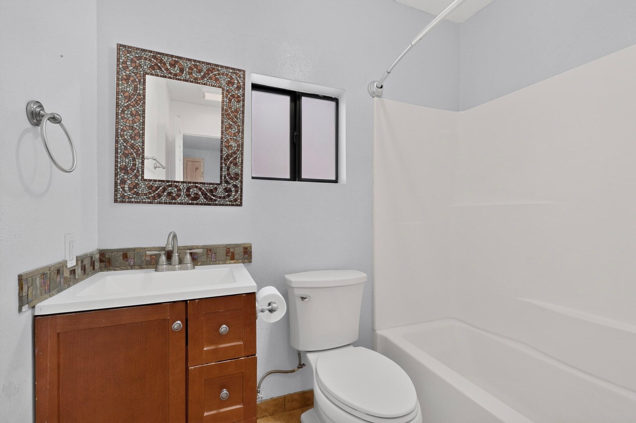 Photo 9 — 429 General Somervell Street NE