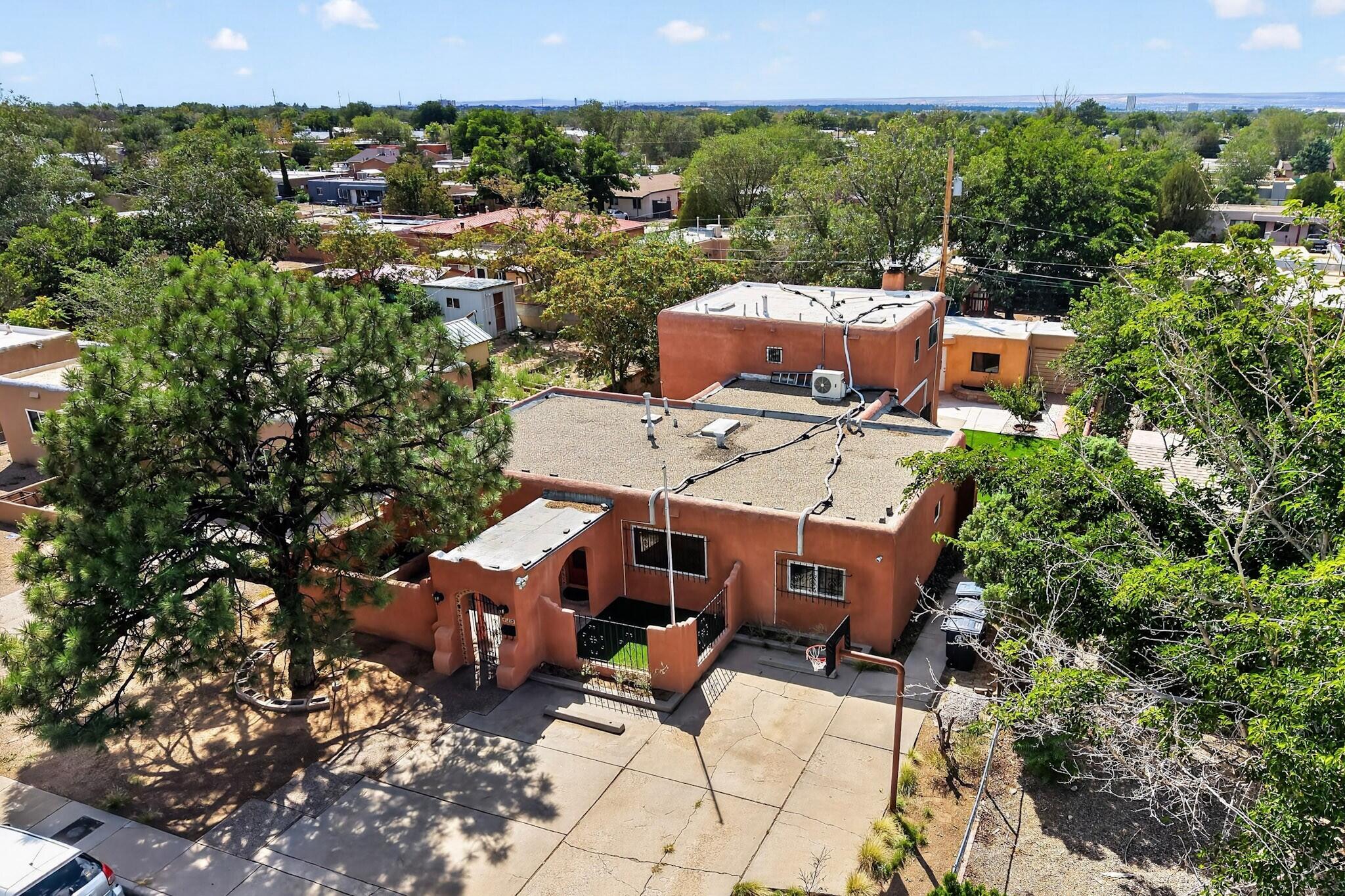 Photo 13 — 429 General Somervell Street NE