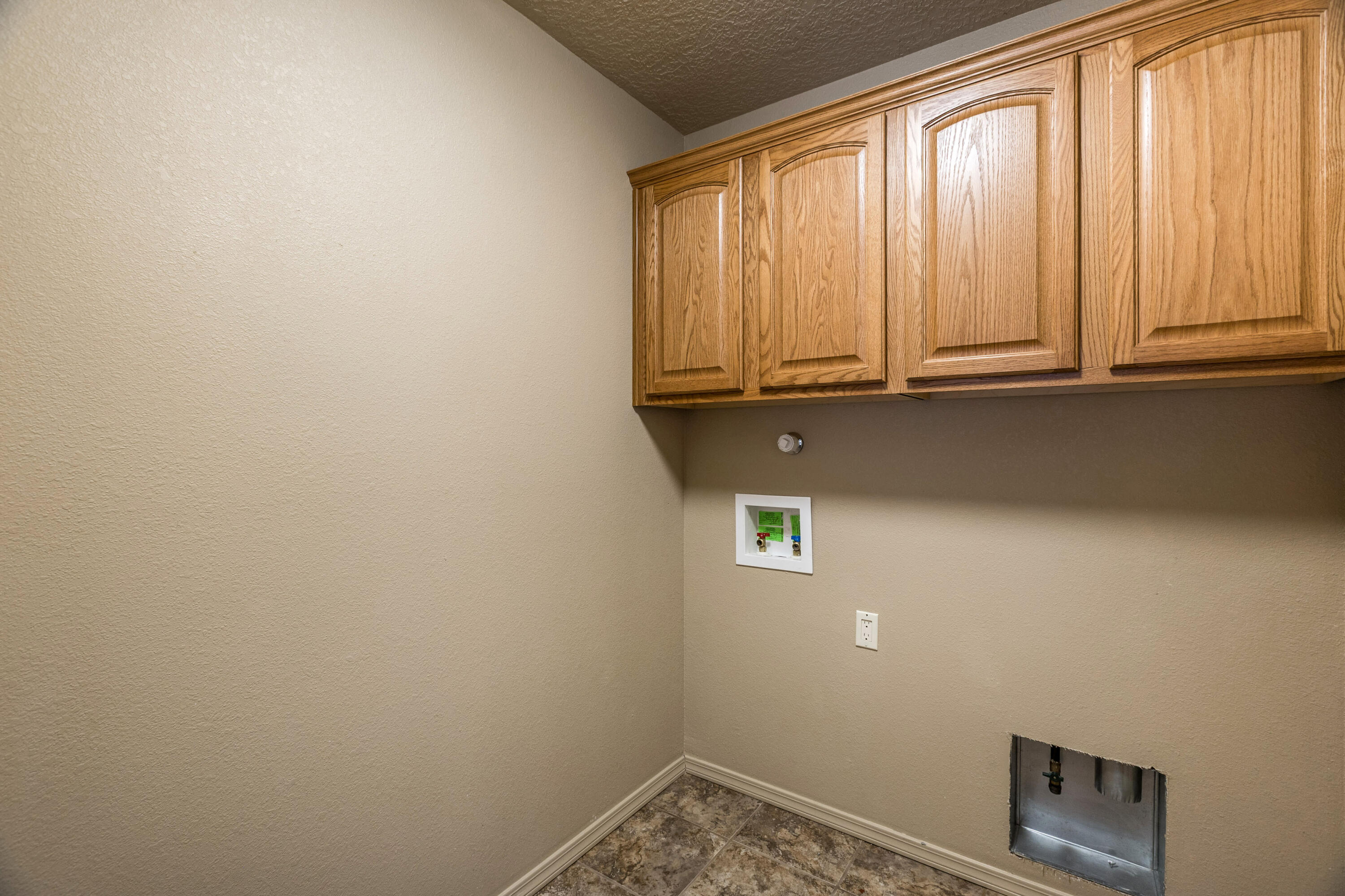 Photo 3 — 2028 Mountaineer Drive SE
