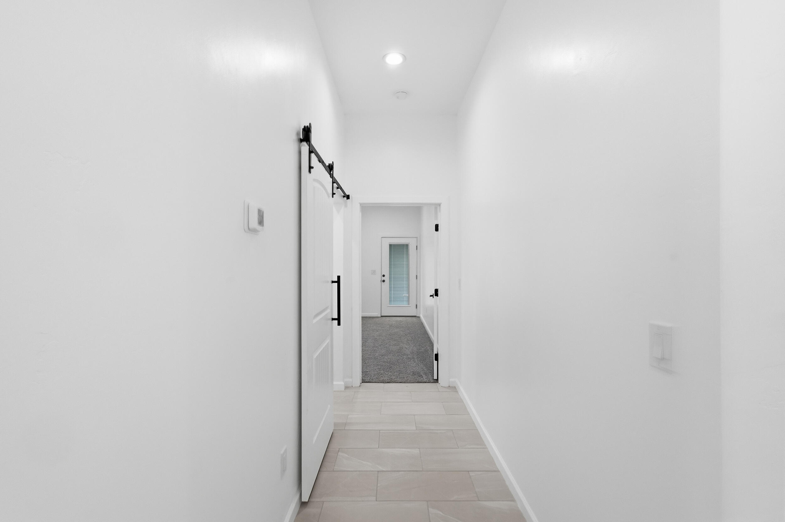 Photo 14 — 6926 Isleta Boulevard SW