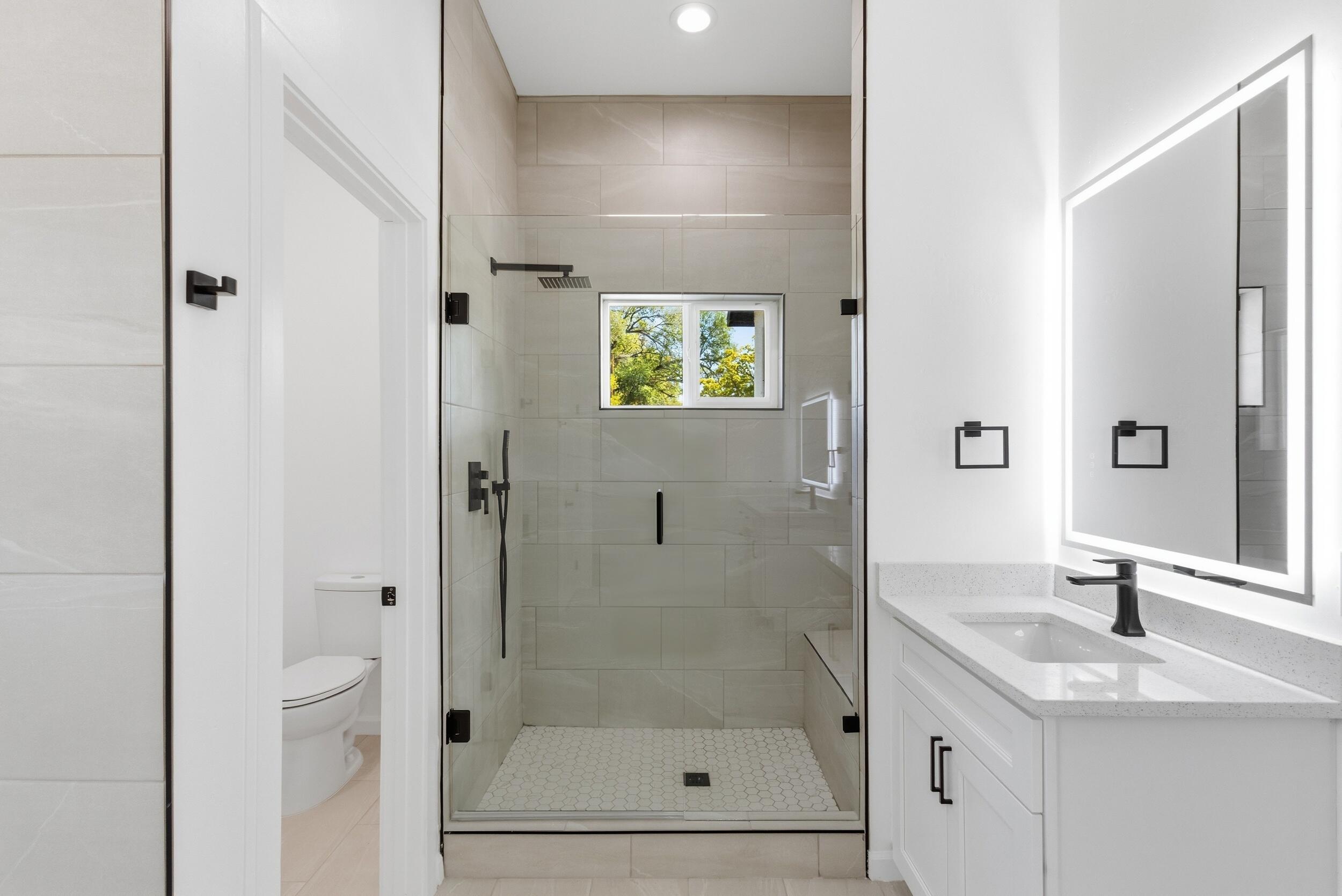 Photo 20 — 6926 Isleta Boulevard SW