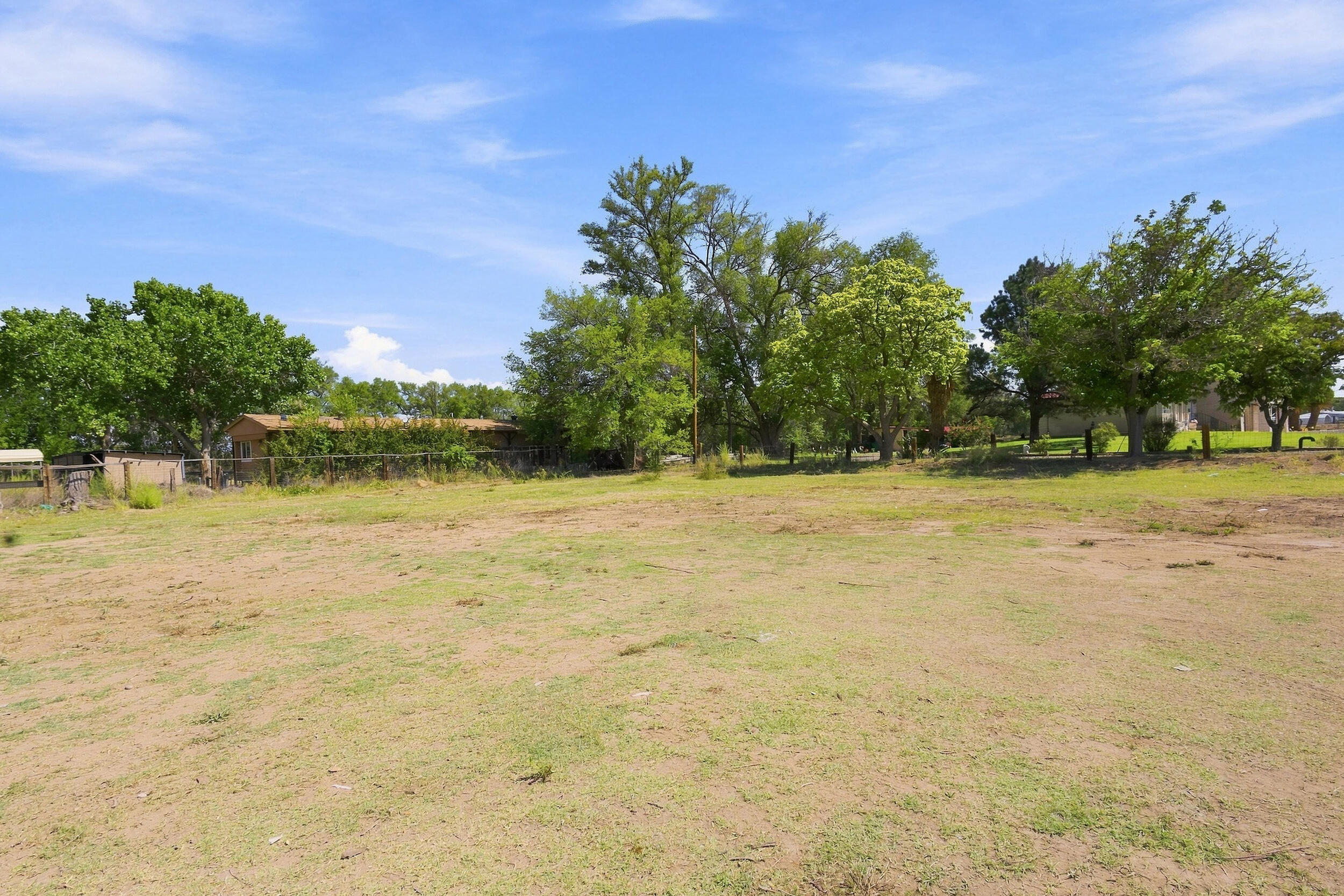 Photo 5 — 6926 Isleta Boulevard SW