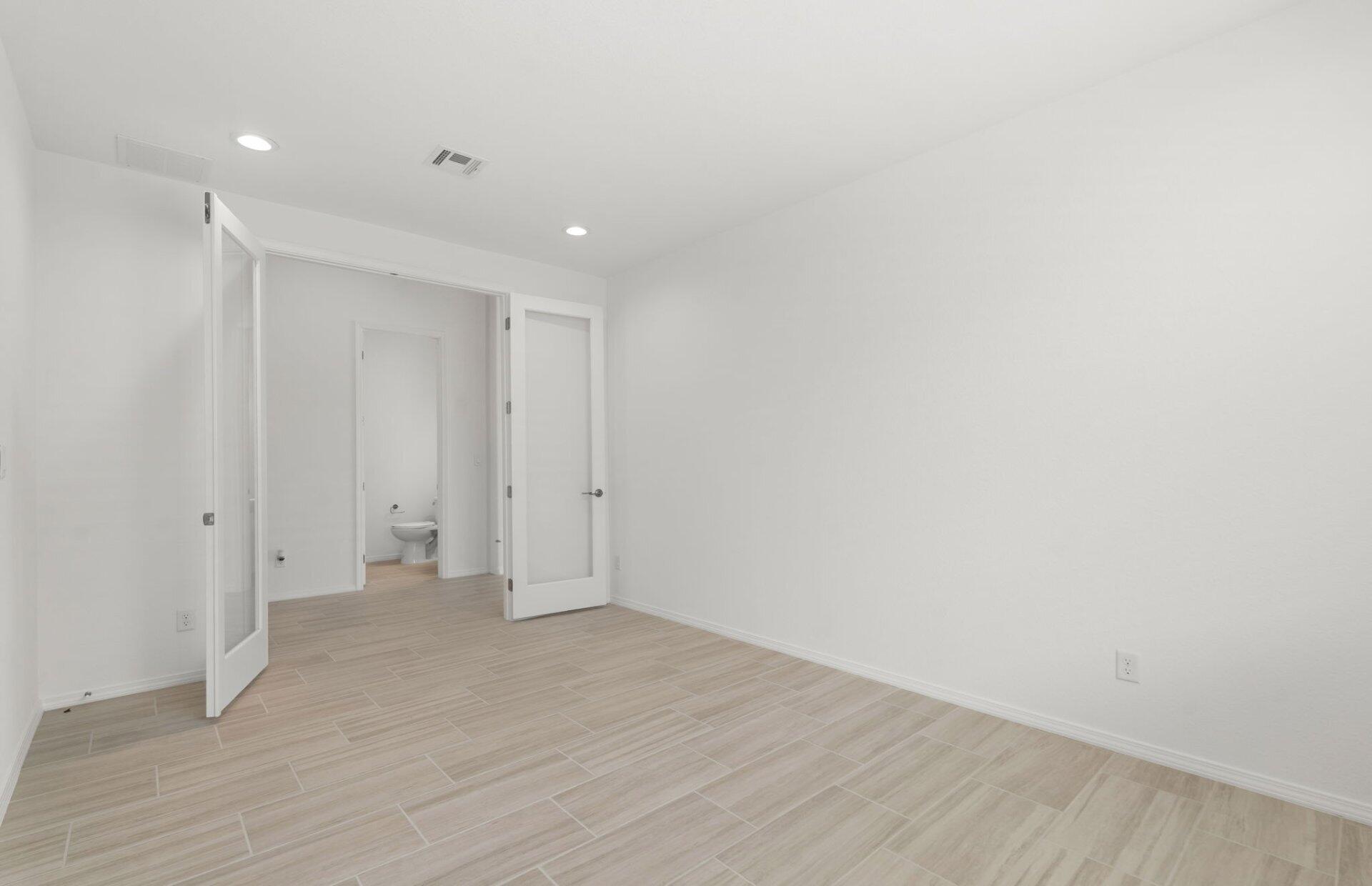 Photo 17 — 8328 Steinbeck Way NW