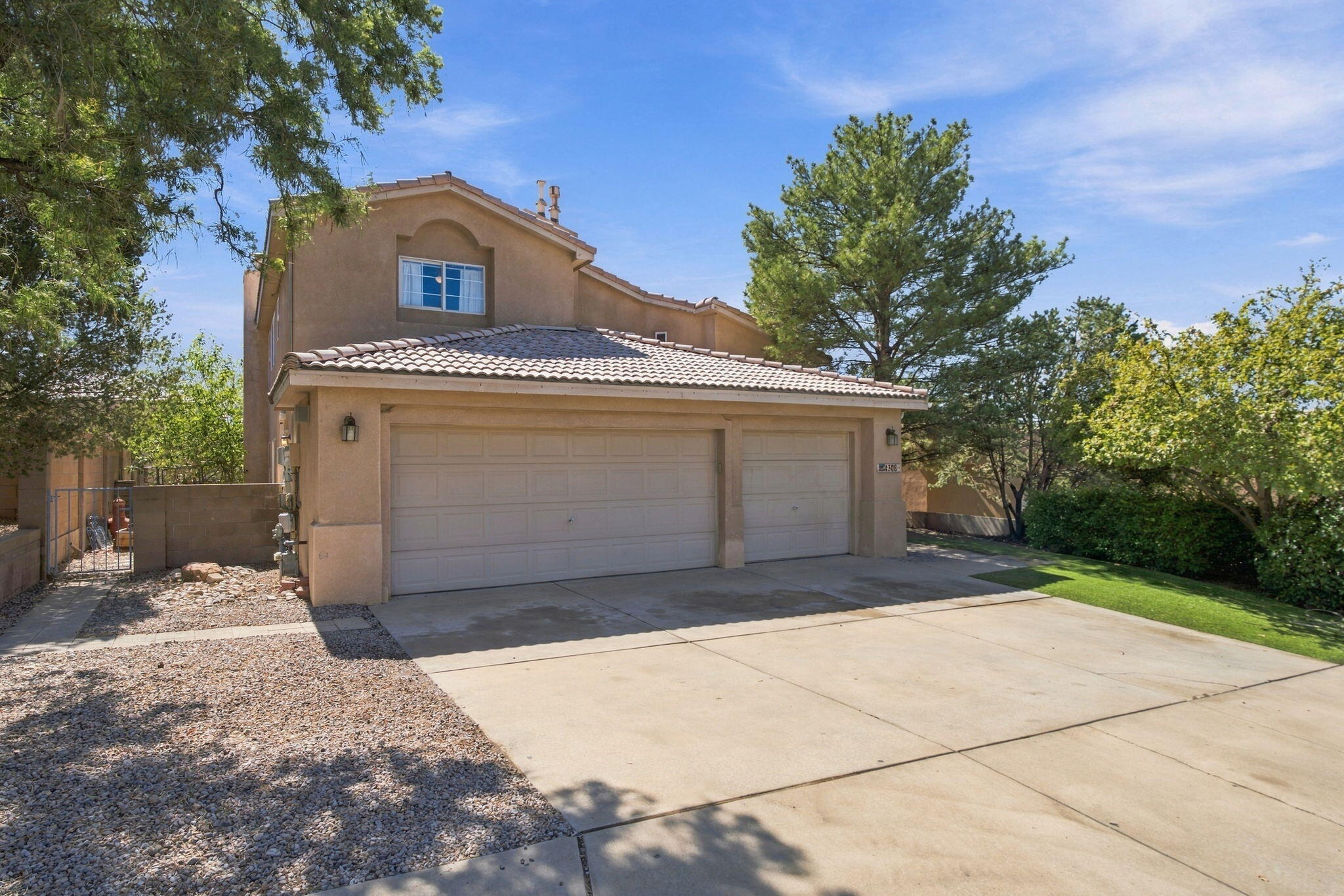 Photo 9 — 4308 Woodrose Road NW