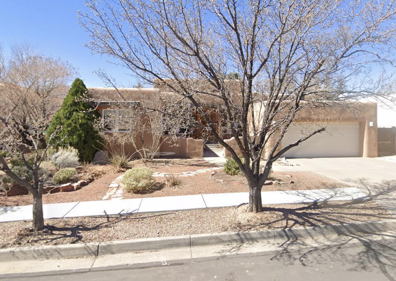 5813 Balsa Place NE