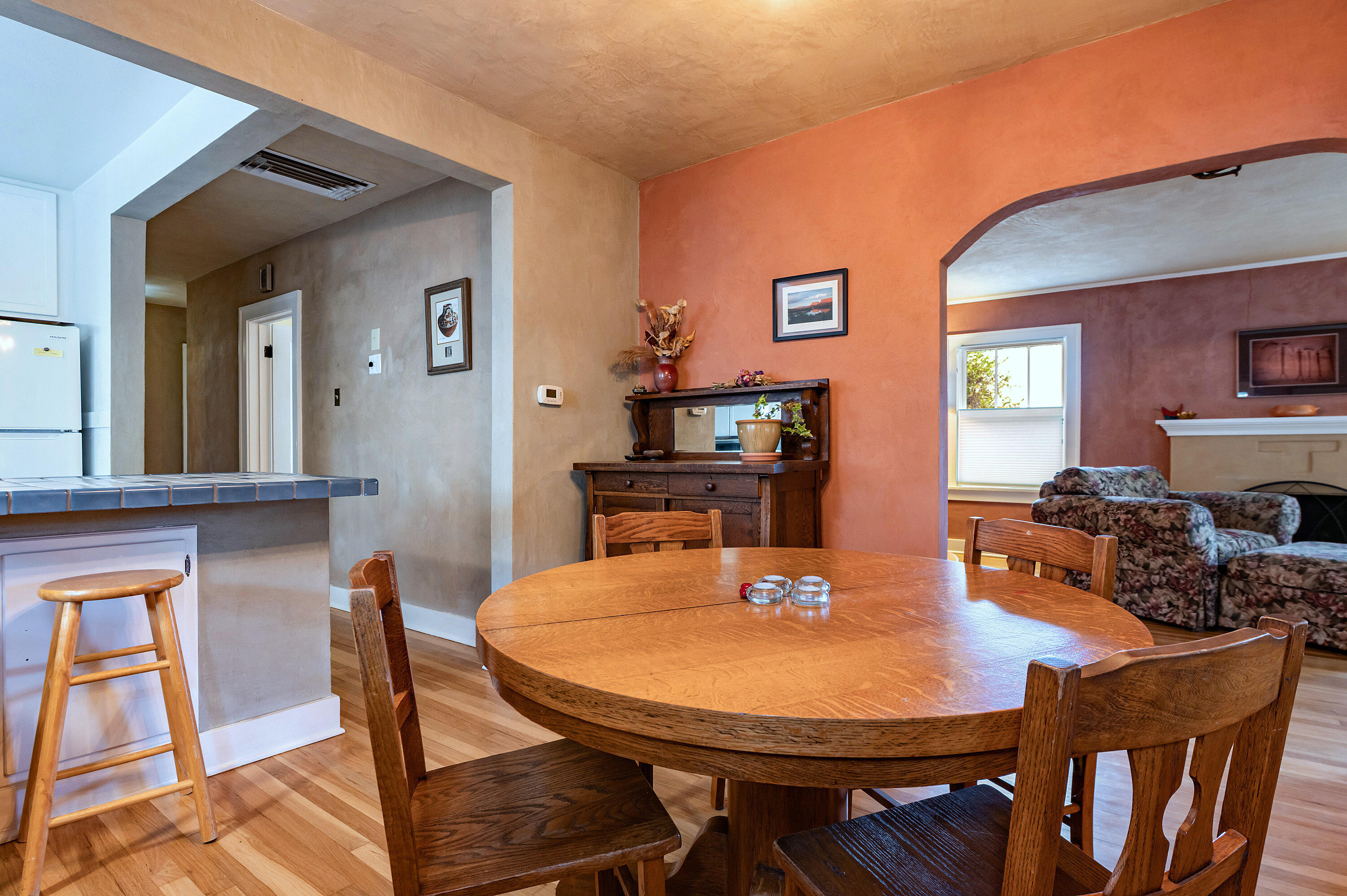 Photo 15 — 415 Amherst Drive NE