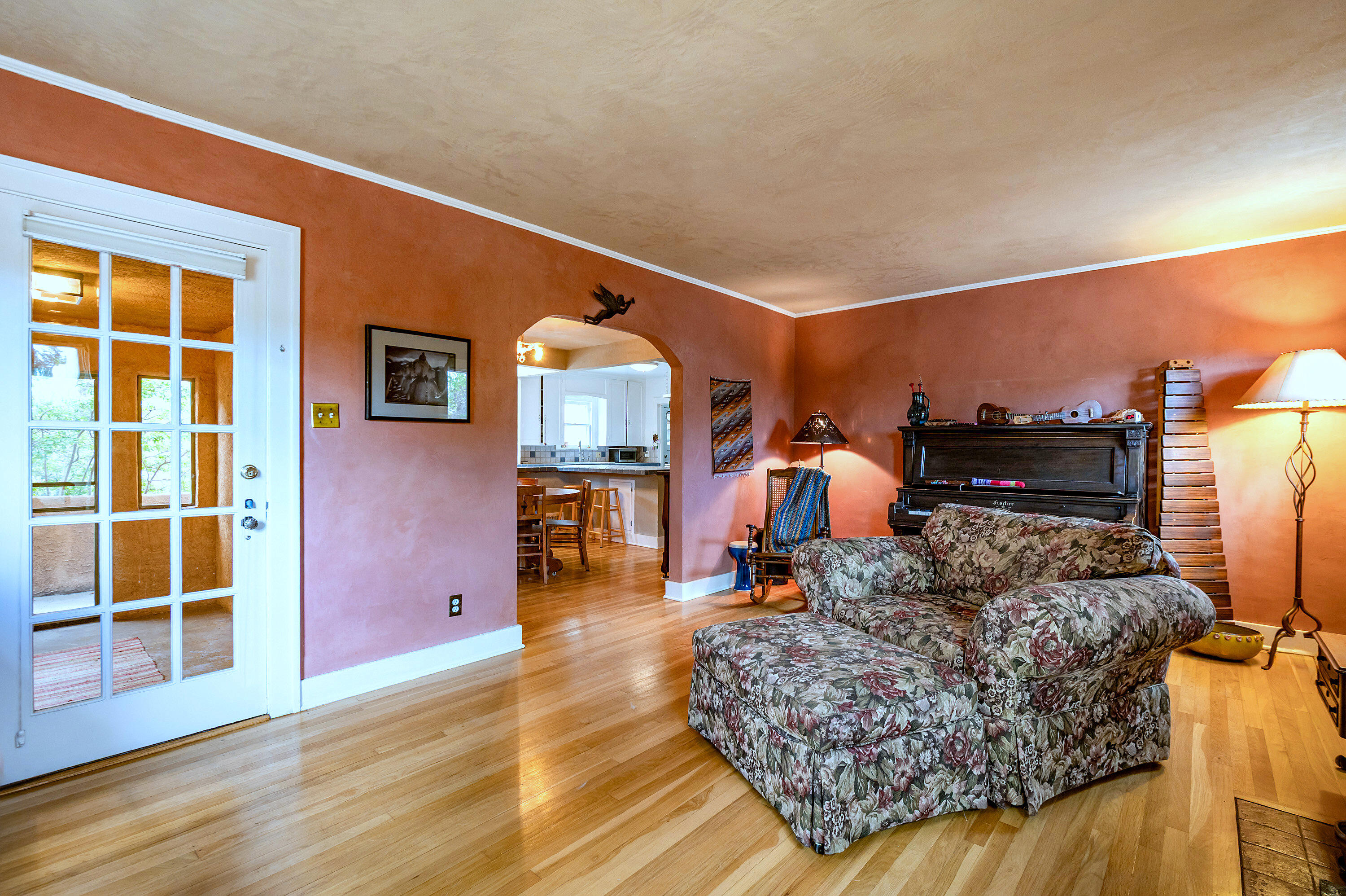 Photo 20 — 415 Amherst Drive NE