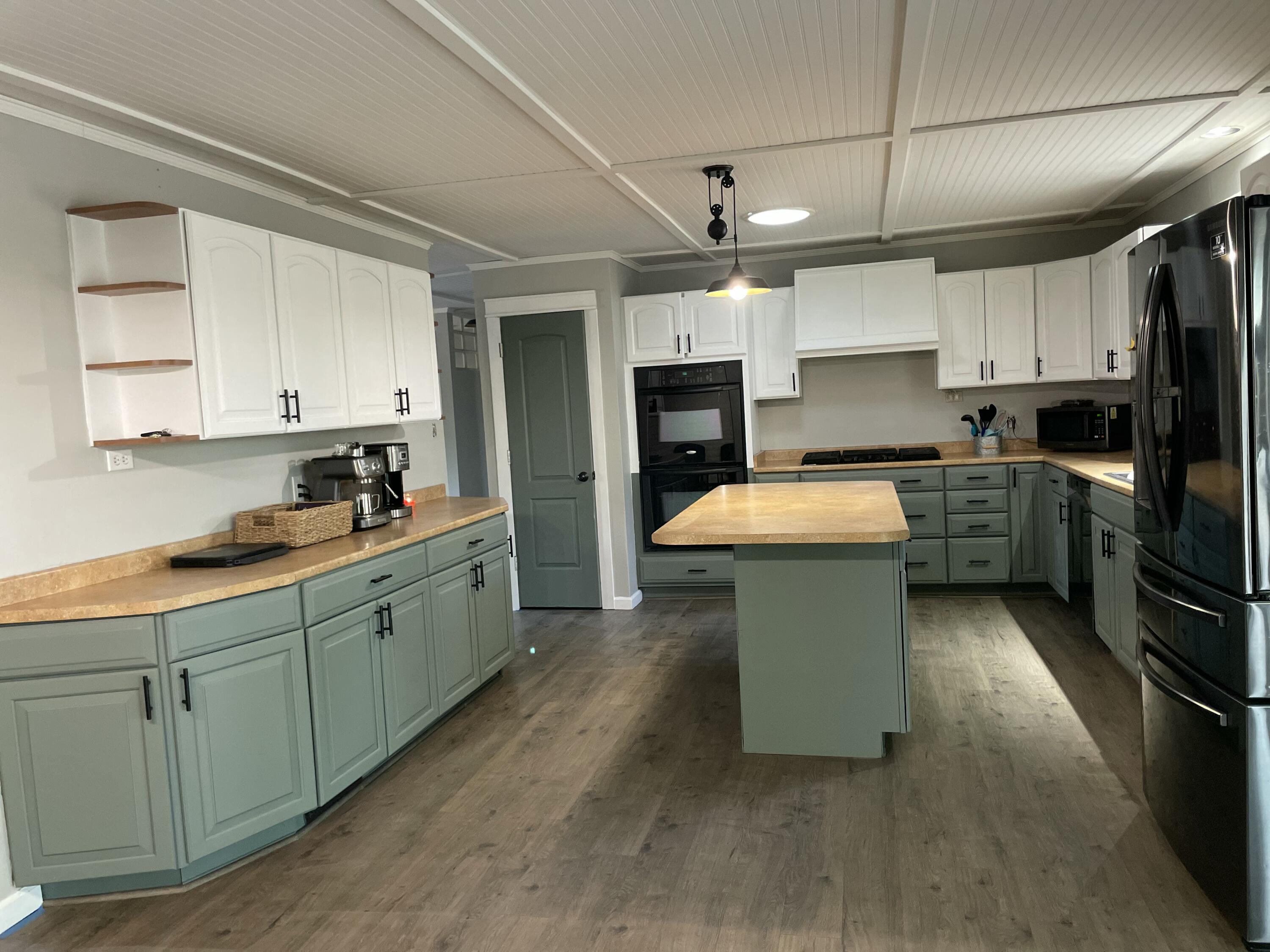 Photo 12 — 975 N Bosque Loop