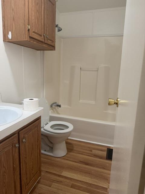 Photo 9 — 629 Fawn Trail SE