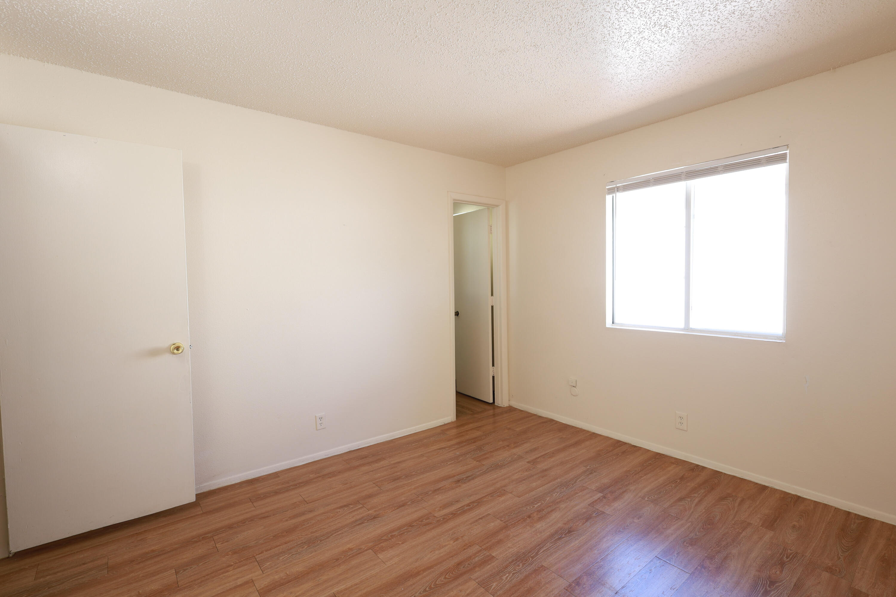 Photo 3 — 620 Mountain View Avenue NE